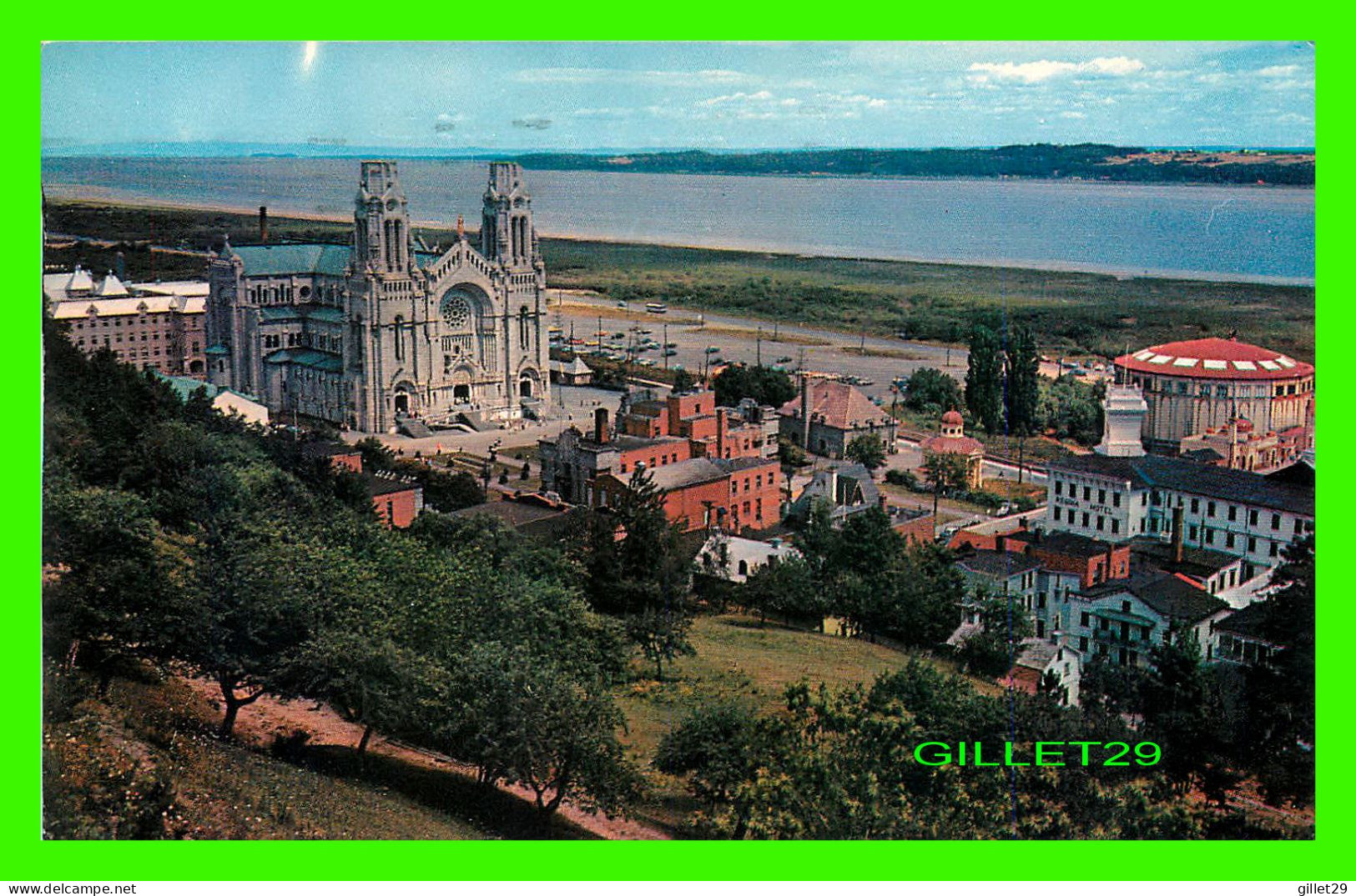 STE ANNE DE BEAUPRÉ, QUÉBEC - SANCTUAIRE DE BEAUPRÉ, LA BASILIQUE - CIRCULÉE EN 1958 - PUB. BY PROVINCIAL NEWS CO - - Ste. Anne De Beaupré