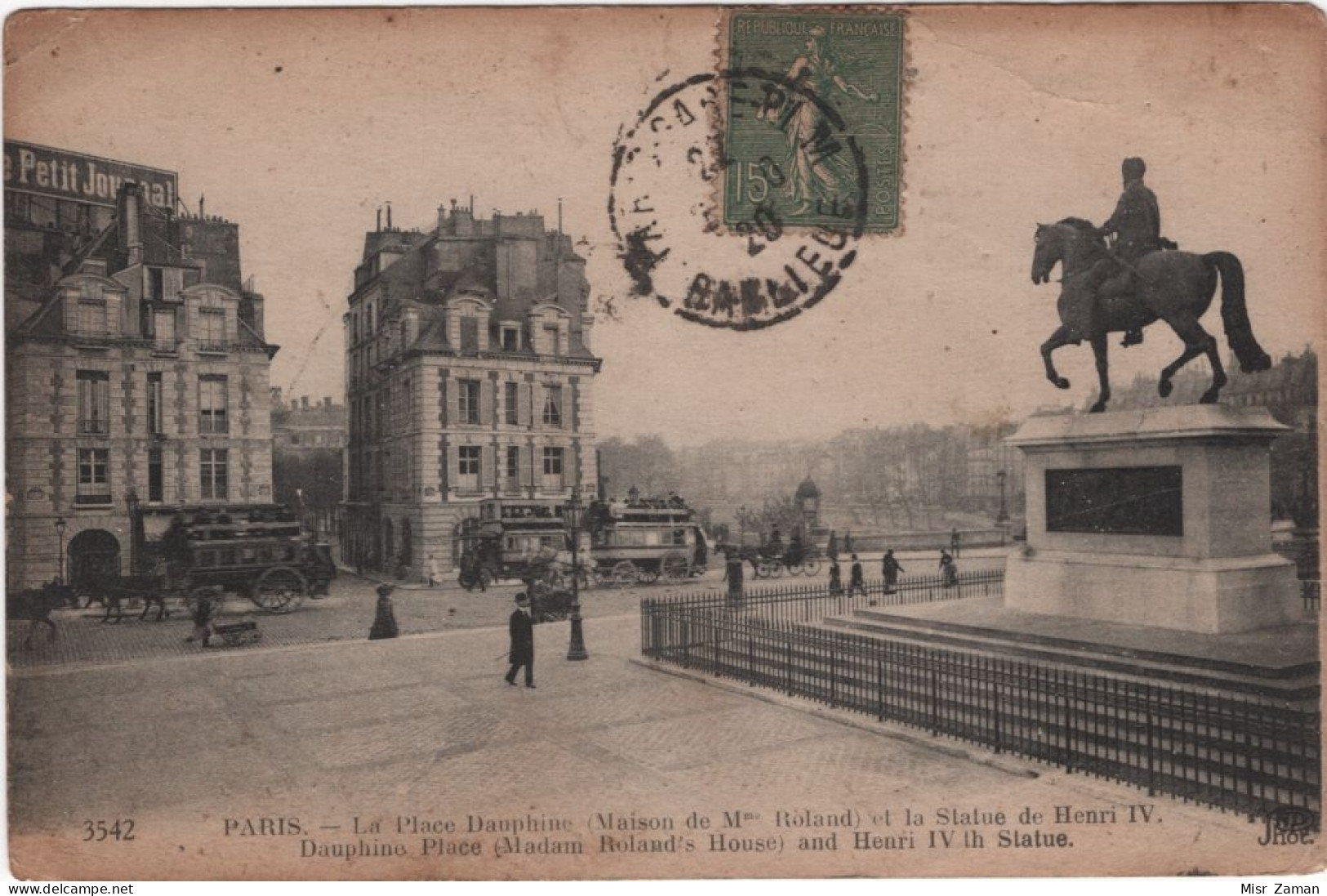 In 6 Languages Read A Story Paris La Place Dauphine Maison De Mme Roland Et La Statue De Henri IV House Of Madam And 4th - Standbeelden