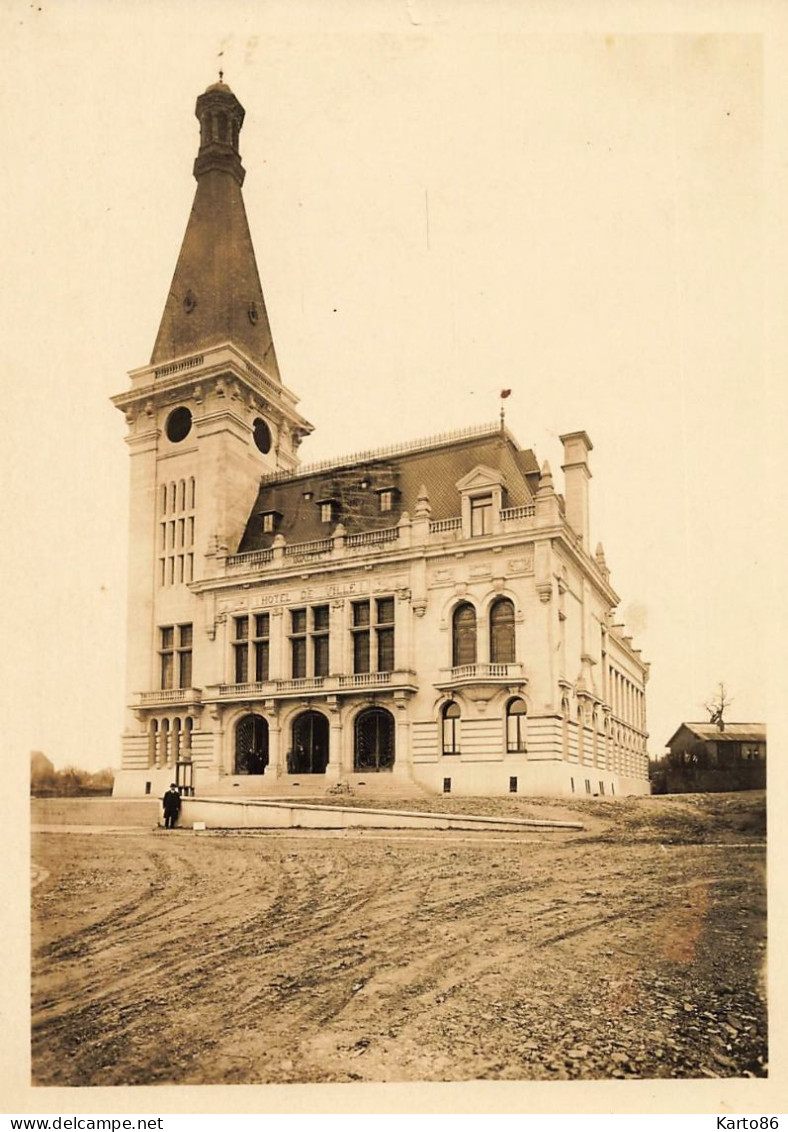 Liévin * Place De L'hôtel De Ville * Mairie * Grande Photo Ancienne 18x13cm - Lievin