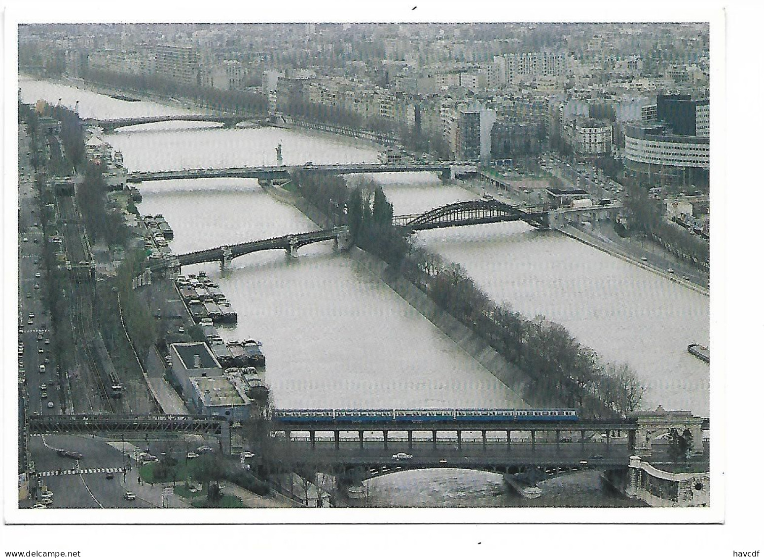 CPM - édit.PARIS-CARTES - P 53 - PARIS : VUE  PLONGEANTE SUR LA SEINE - La Seine Et Ses Bords