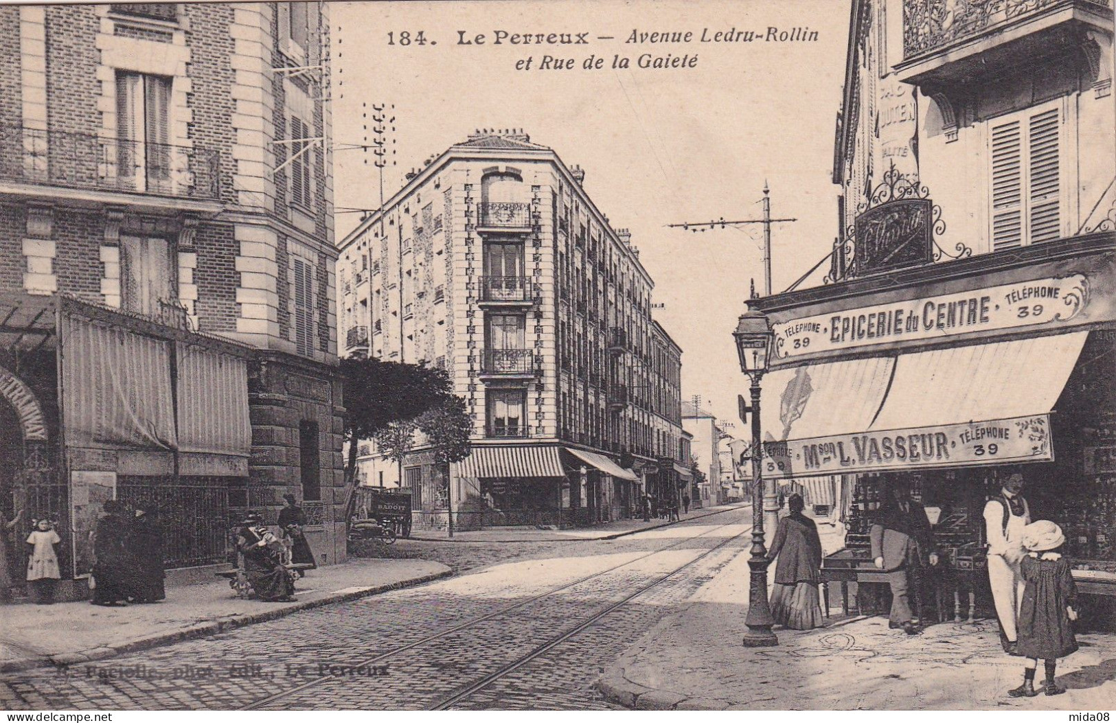 94. LE PERREUX SUR MARNE . Avenue Ledru Rollin Et Rue De La Gaieté . Animée . Commerce Epicerie Du Centre - Le Perreux Sur Marne