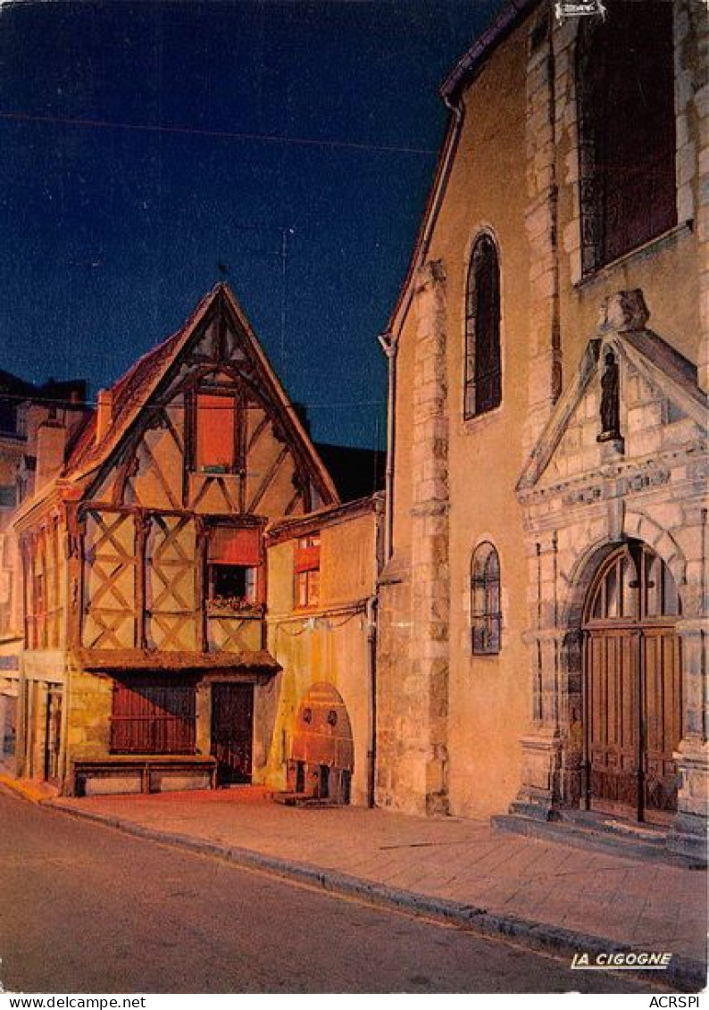MONTLUCON L Eglise Saint Pierre Et Une Vielle Maison Illuminees 25(scan Recto-verso) MA1635 - Montlucon