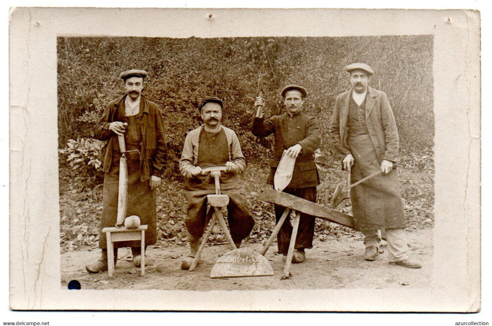 Groupe De Sabotiers. Carte Photo Animée Non Située - Artesanal