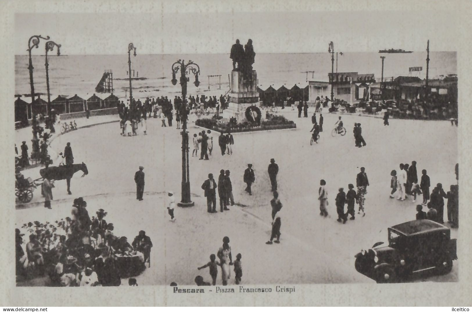 PESCARA -  PIAZZA  FRACESCO  CRISPI - 1943 - Pescara