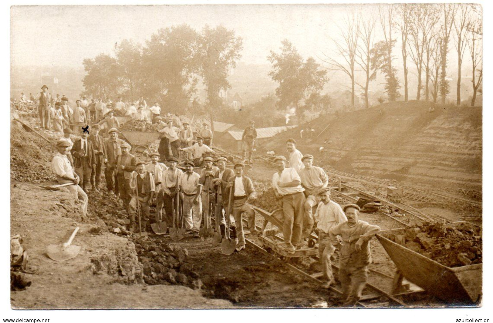 Groupe De Cantonniers. Carte Photo Animée Non Située - Ambachten