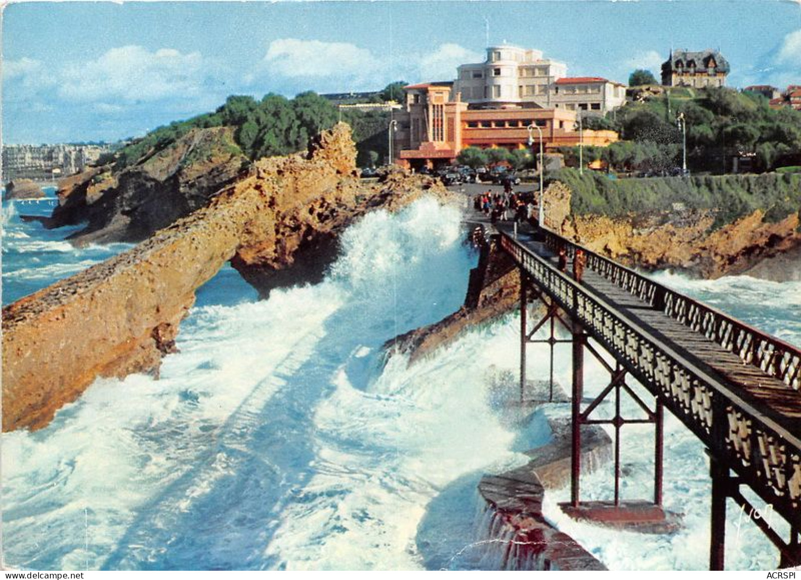 BIARRITZ Passerelle Conduisant Au Rocher De La Vierge Dans Le Fond Le Musee De La Mer 15(scan Recto-verso) MA1819 - Biarritz