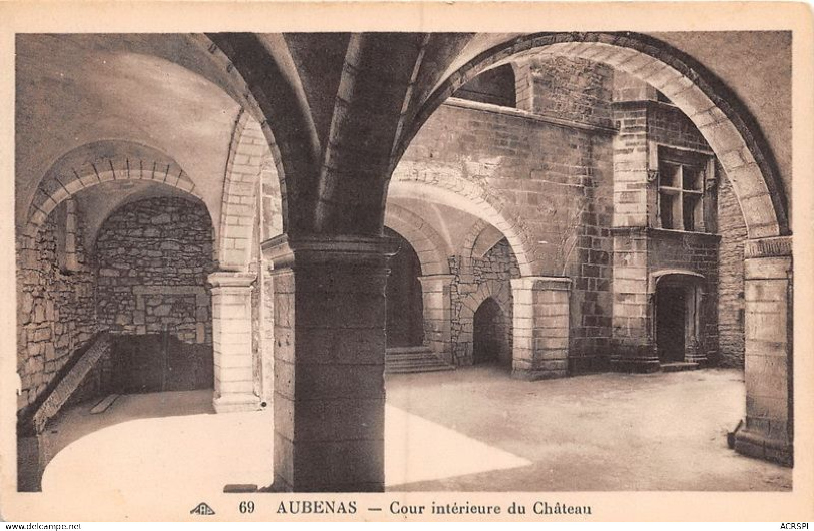 AUBENAS Cour Interieure Du Chateau 16(scan Recto-verso) MA1891 - Aubenas