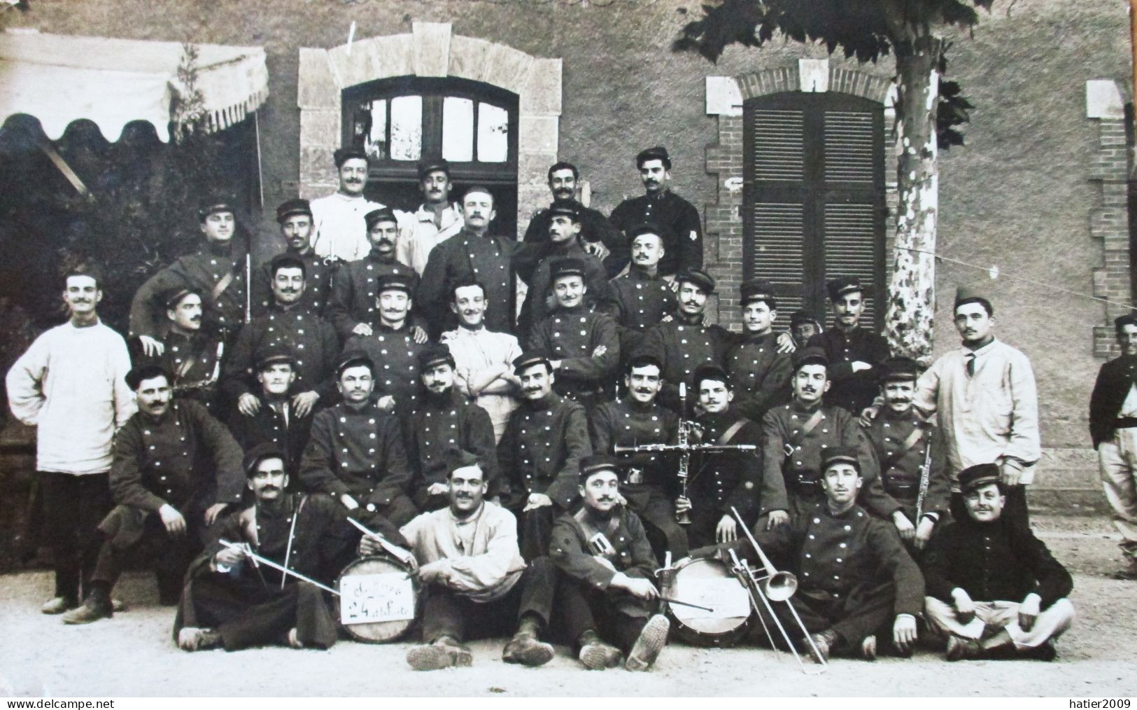 Carte Photo FANFARE Militaire (a Identifier) POILUS De 14 / 18 - Voir 5 Scans - Personajes