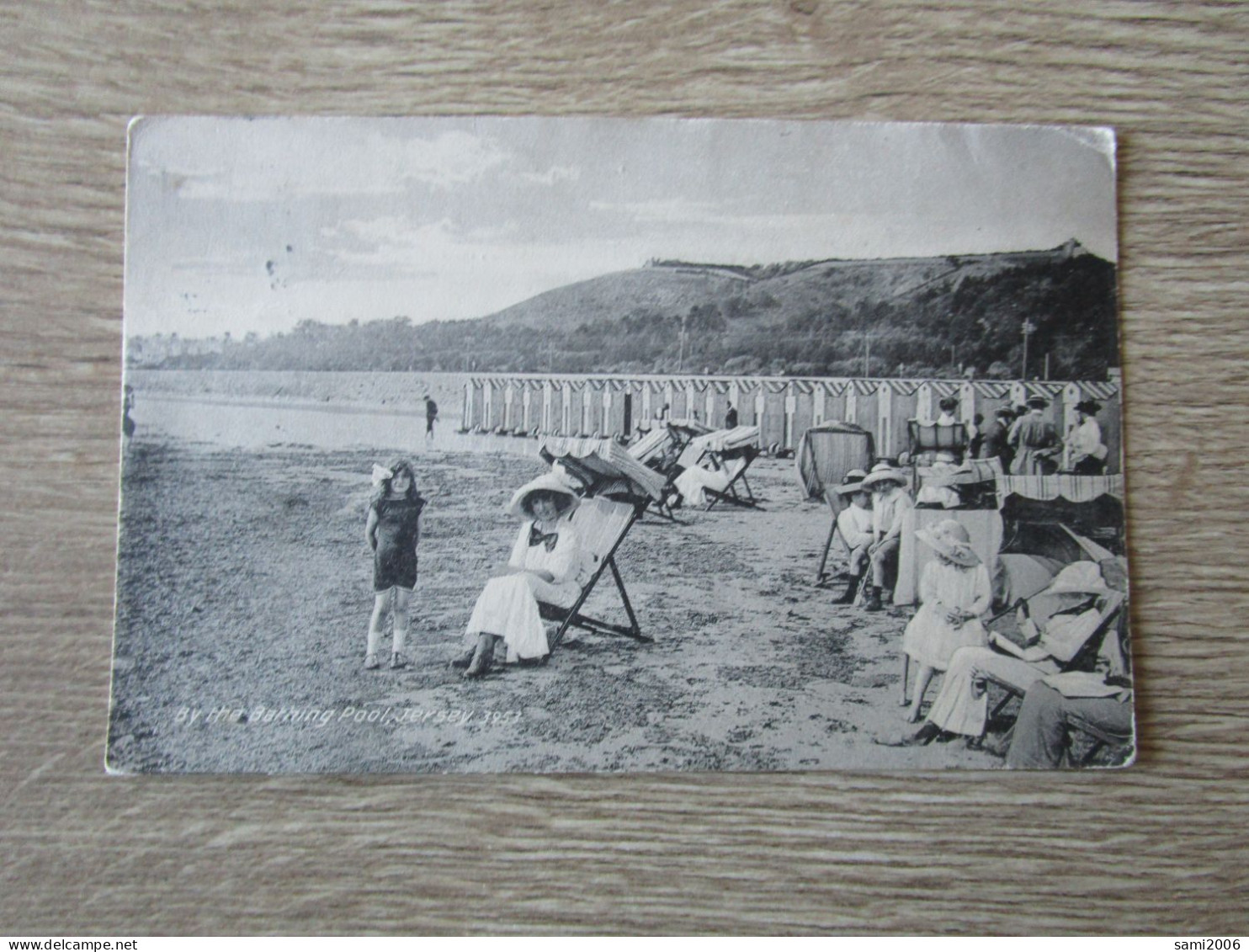 ROYAUME UNI JERSEY BY THE BATHING POOL PLAGE ANIMEE - Autres & Non Classés