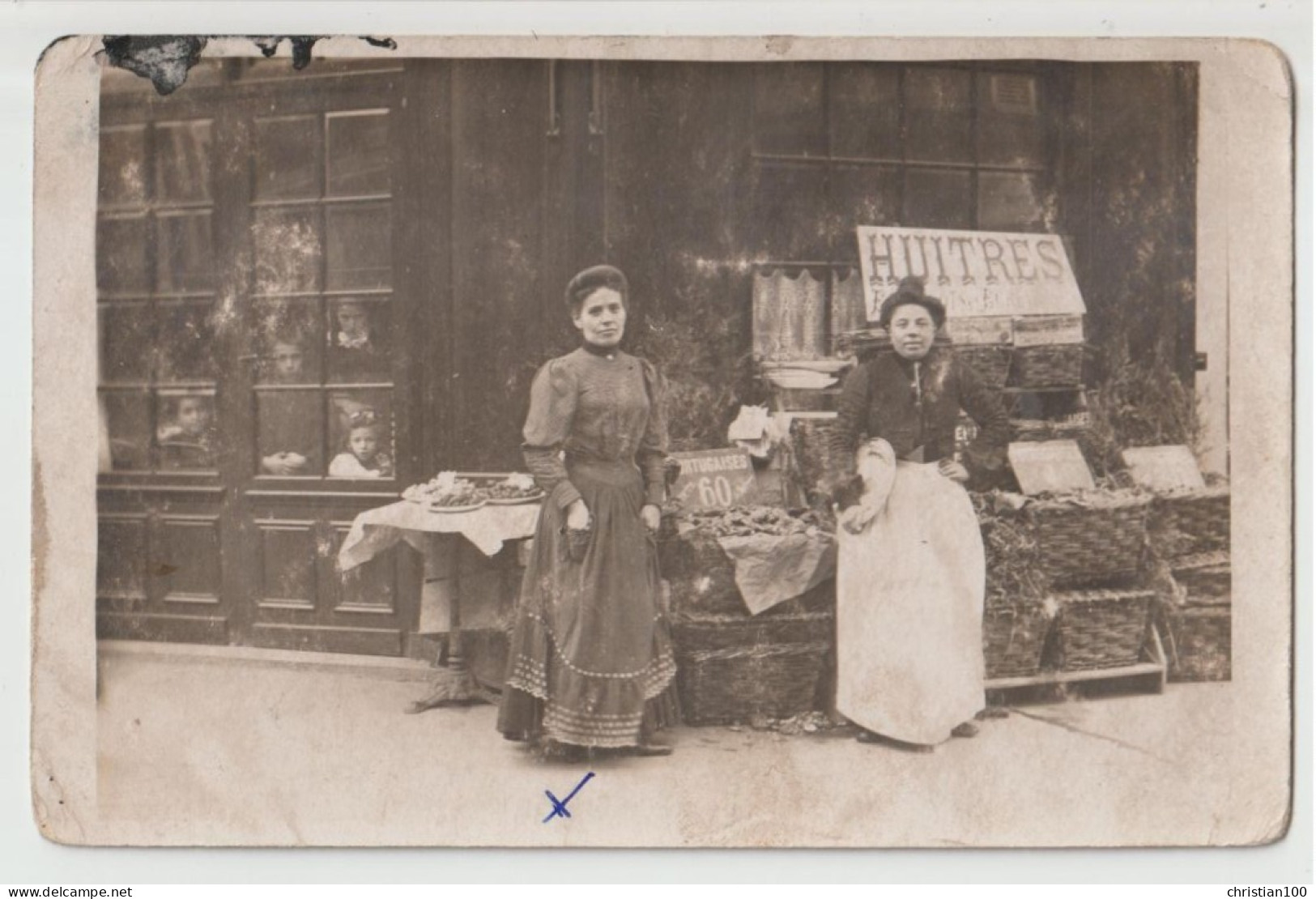 CARTE PHOTO - MARCHANDES DE COQUILLAGES ET D' HUITRE PORTUGAISES - POISSONNIERES - POISSONNERIE -z 2 SCANS Z- - Händler