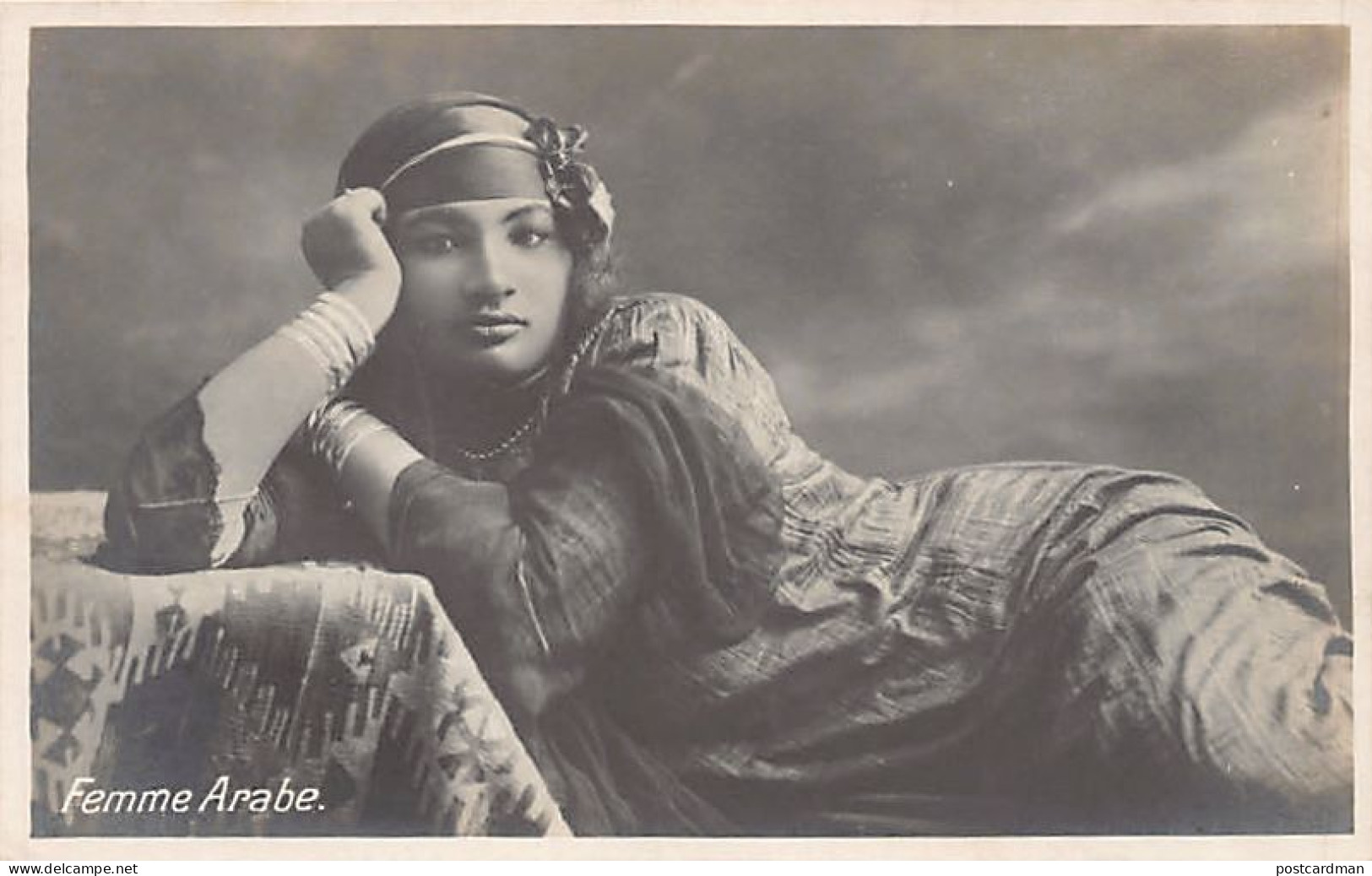 Egypt - Arab Woman - REAL PHOTO - Publ. The Cairo Postcard Trust  - Personnes
