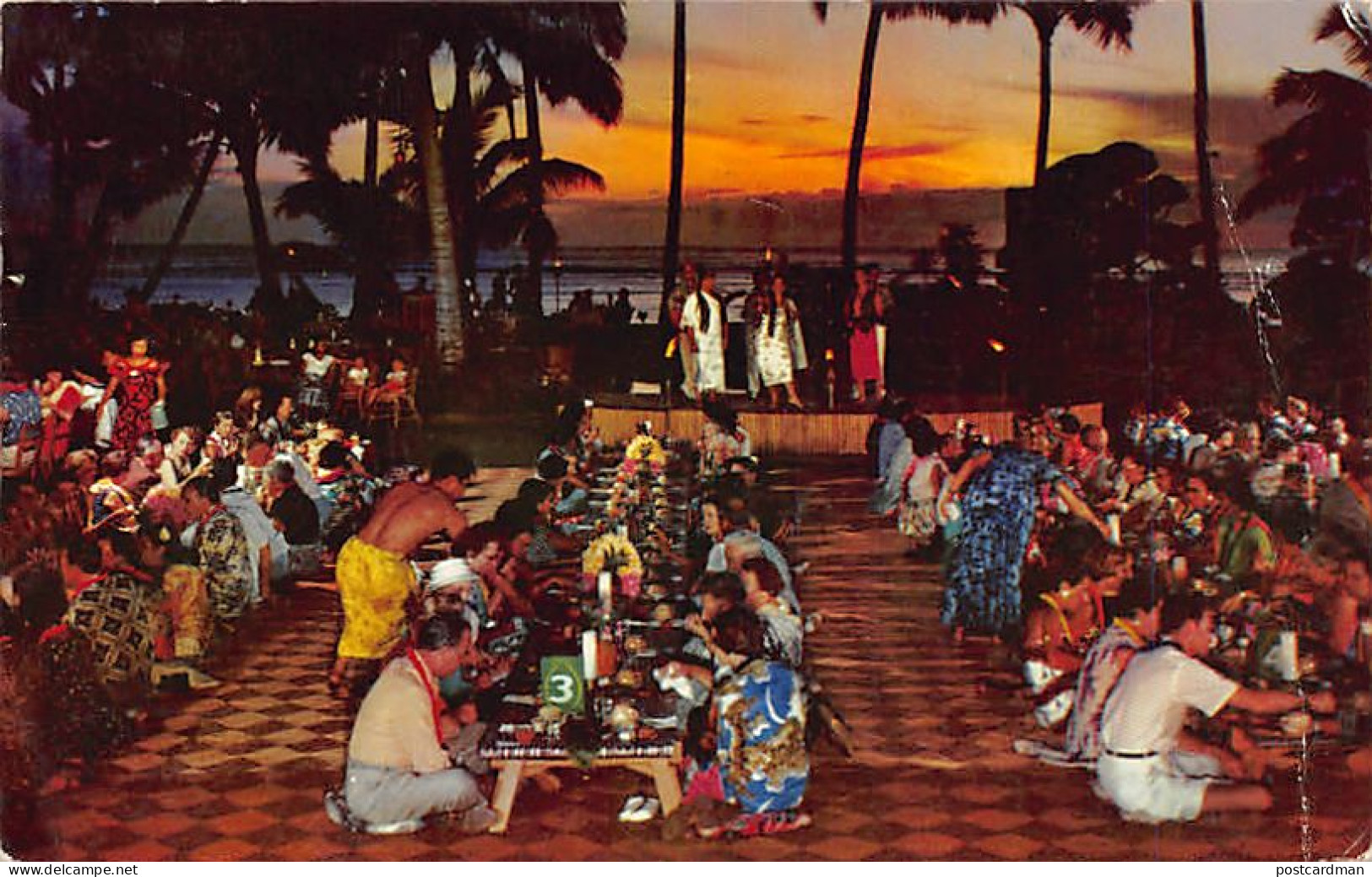 Hawaii - HONOLULU - Waikiki - A Luau At Queen's Surf - Publ. Movie Supply  - Honolulu