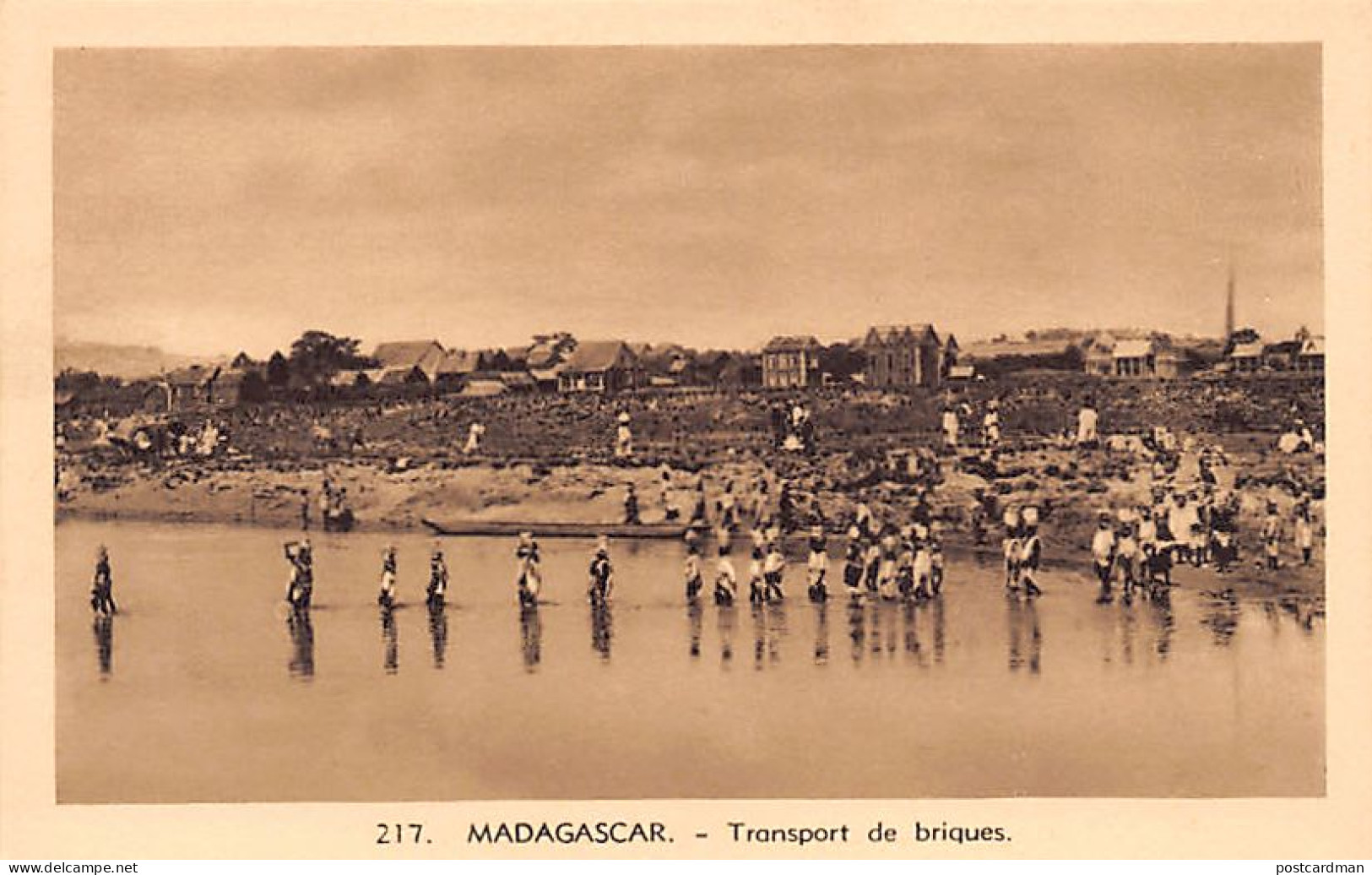 Madagascar - Transport De Briques - Ed. Oeuvre Des Prêtres Malgaches 217 - Madagascar