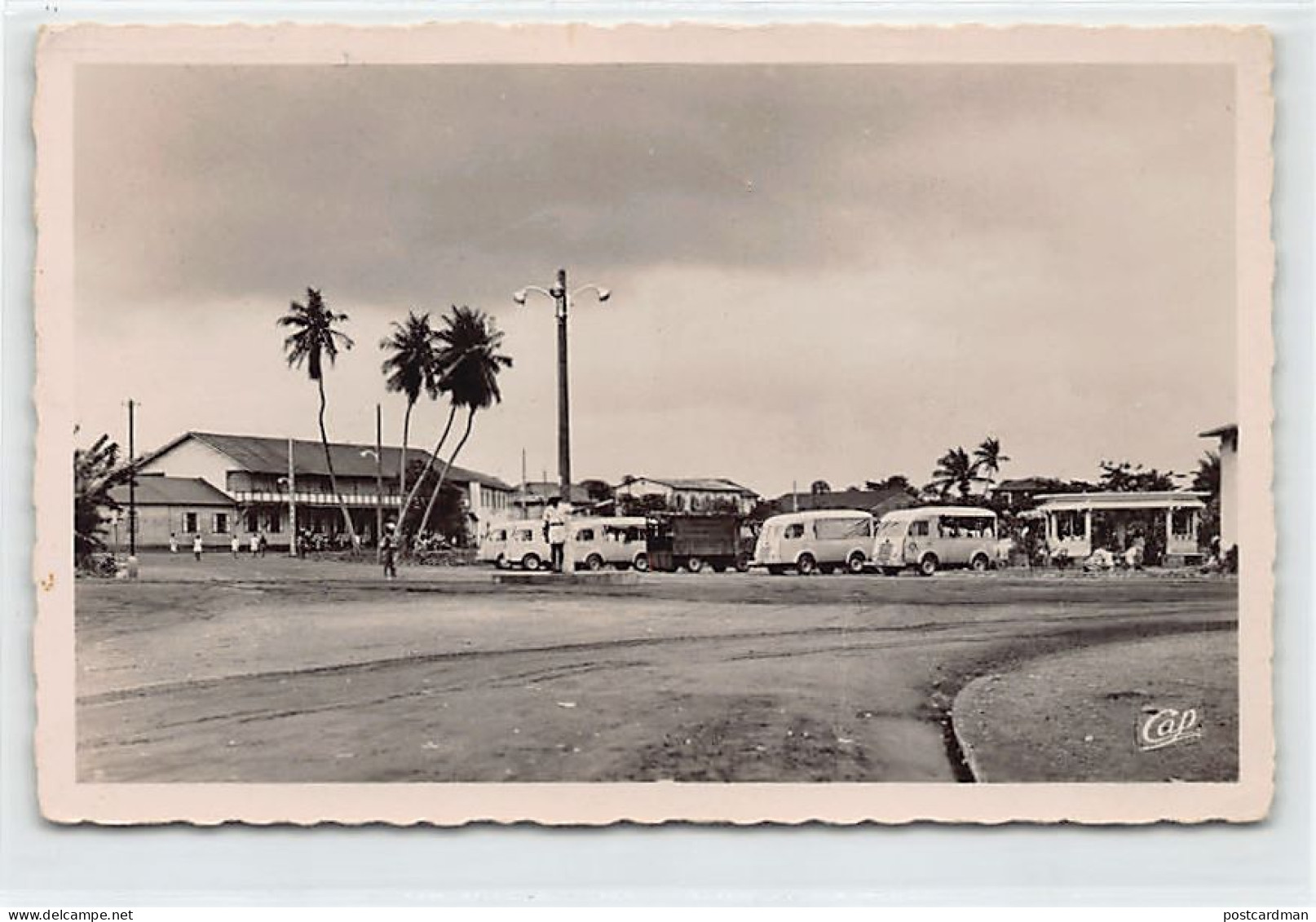 Bénin - PORTO NOVO - La Mairie Et La Place De L'auto-gare - Ed. A. Kiki  - Benin