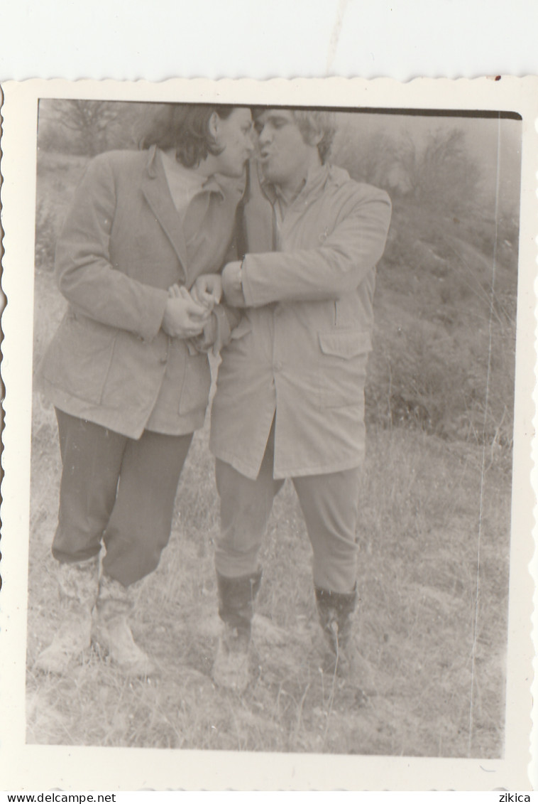 Small Photo ( 6cm/9cm ) - Couple,kisses - Anonieme Personen