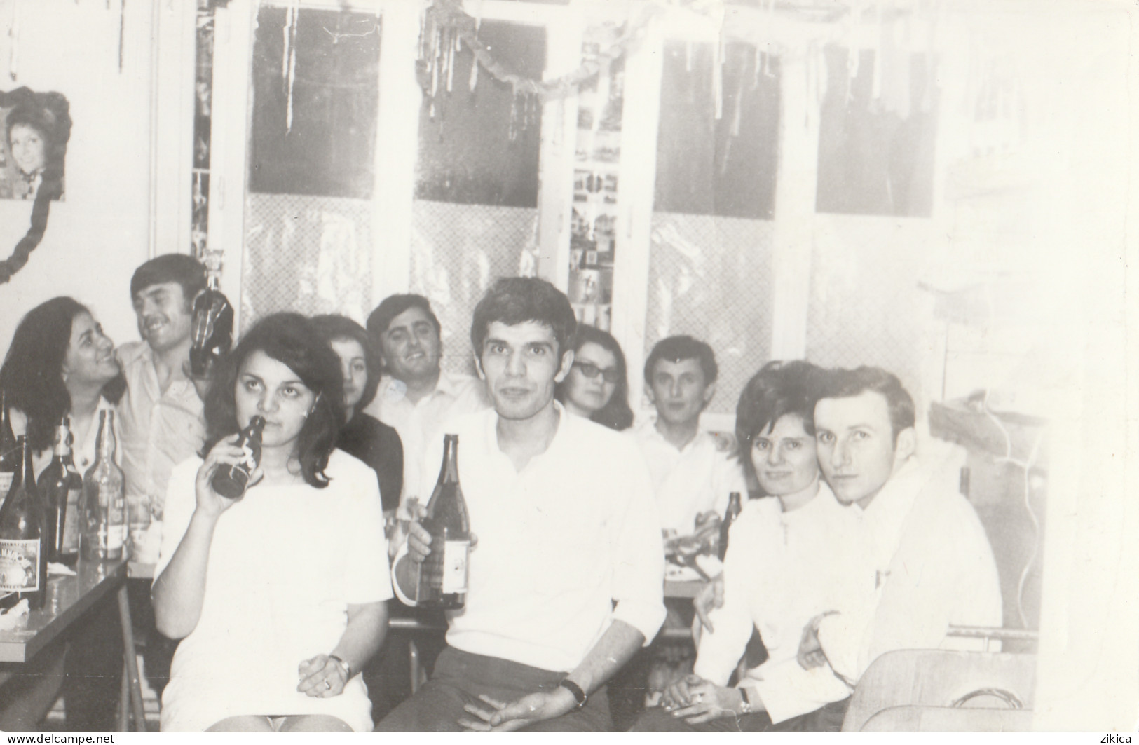 Photo ( 14cm/9cm ) - Anonymous Persons Drinking - Anonieme Personen