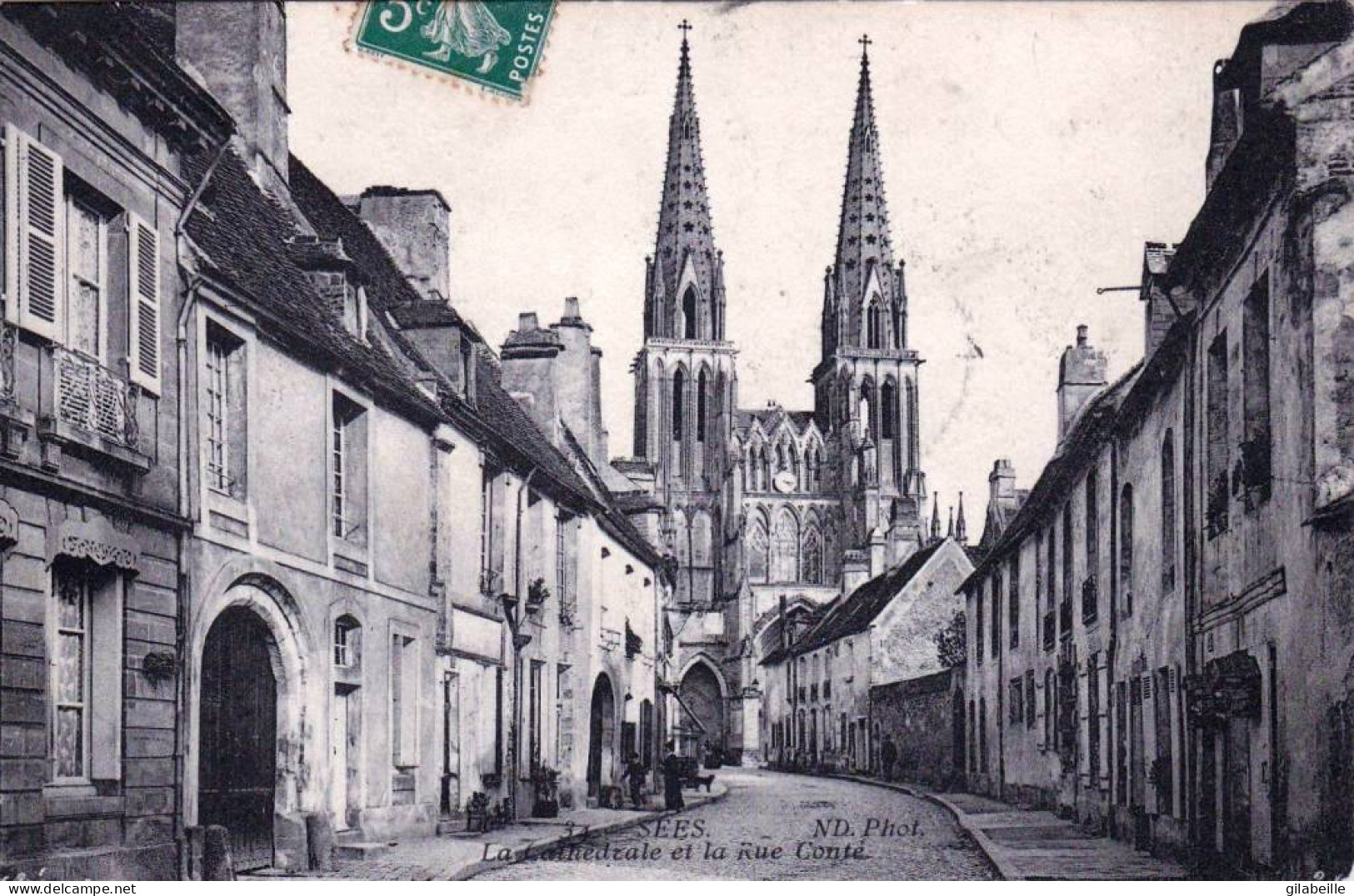 61 - Orne -  SEES -  La Cathedrale Et La Rue Conté - Sees