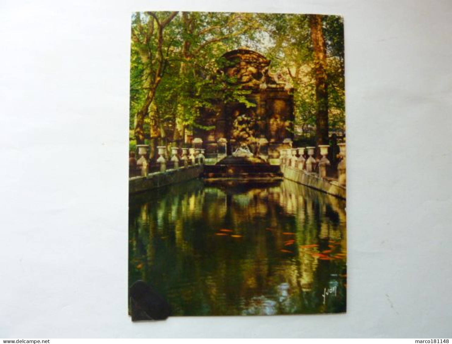 PARIS En Flânant - La Fontaine Médicis Dans Le Jardin Du Luxembourg - Parcs, Jardins