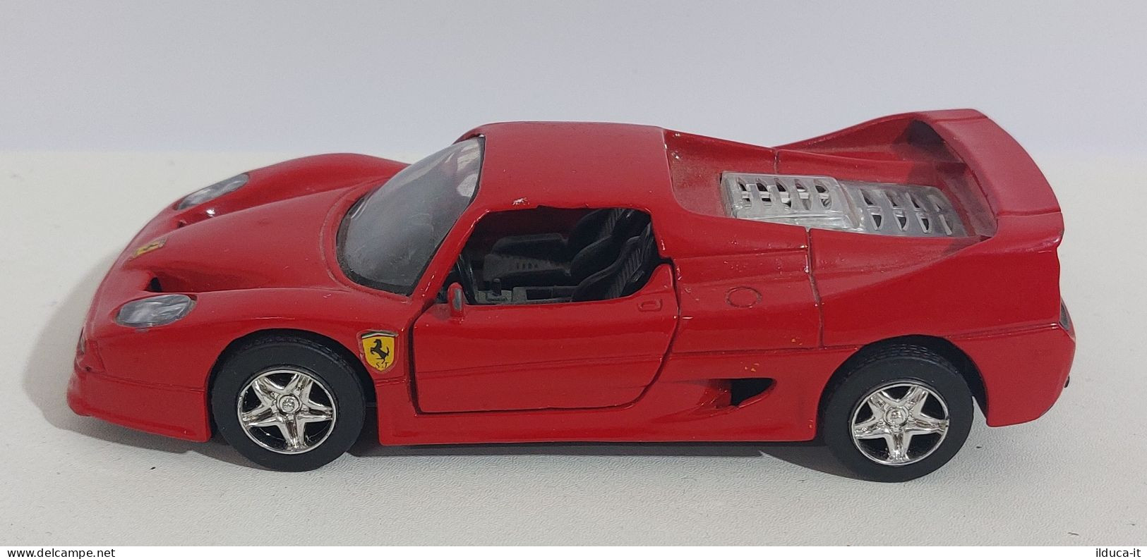 60748 NEW RAY 1/32 - Ferrari F-50 - Schaal 1:32