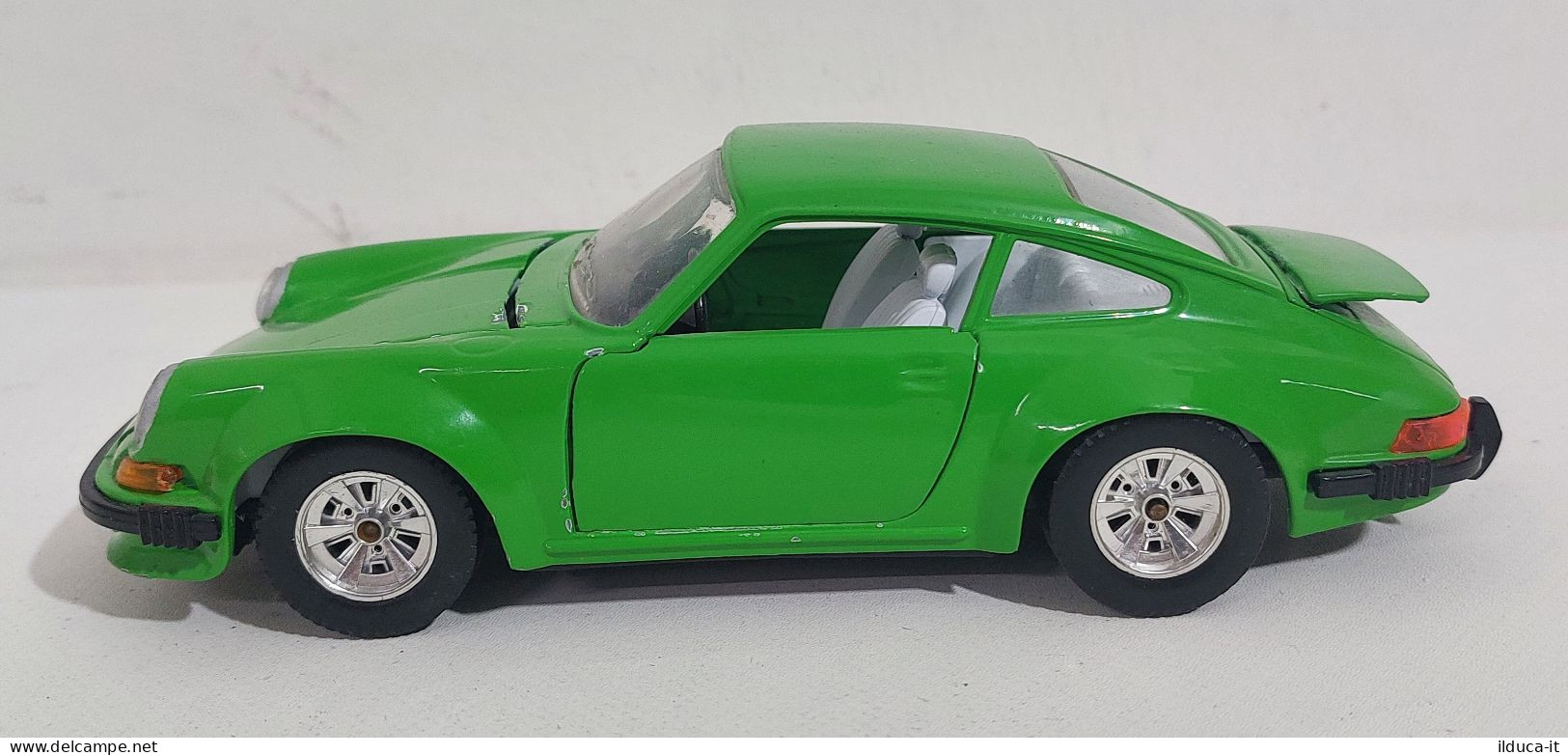 60752 BURAGO 1/24 - Porsche 911 - Verde - Burago