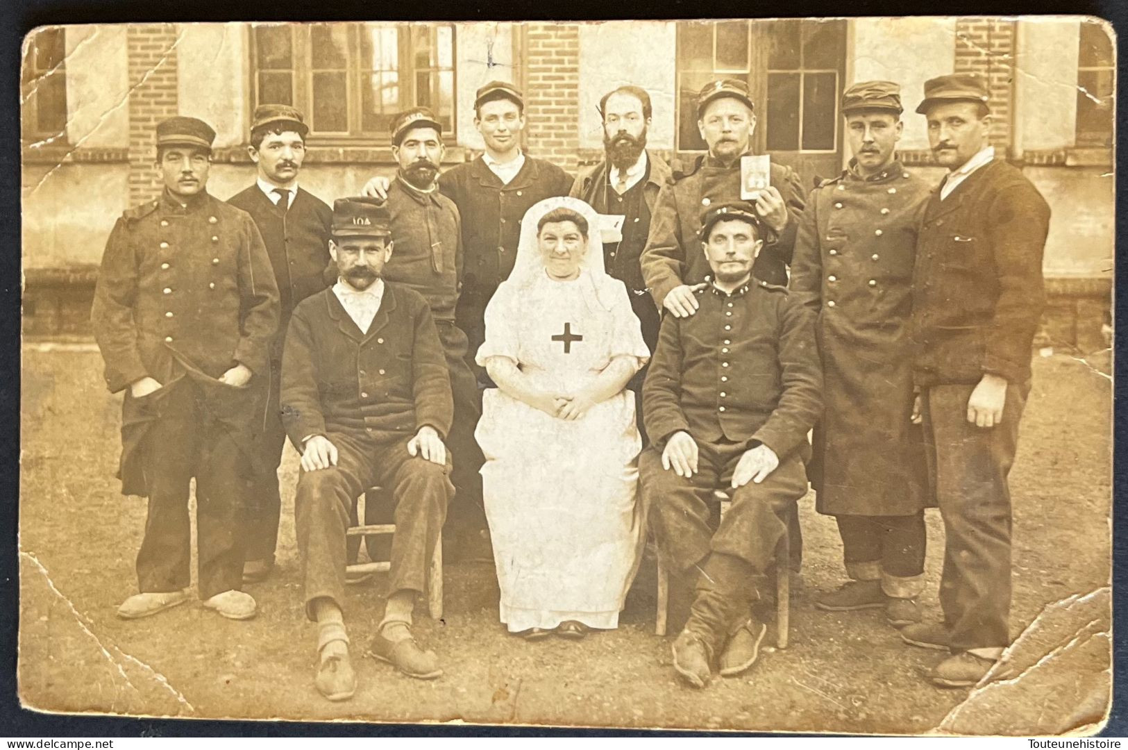 ( 60 ) Oise Heilles / Beauvais Carte Photo Infirmière Médecin Mains Blessés (  Mise En Abîme ) Mouchy La Ville ( Ref D16 - Guerra 1914-18