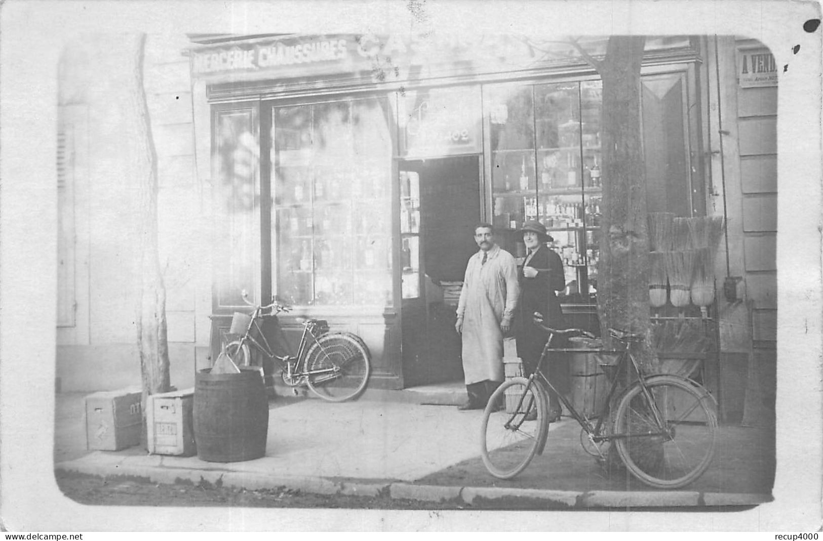 MAGASIN  Commerce Mercerie Chaussures à Localiser   Cp Photo 2 Scans - Shops