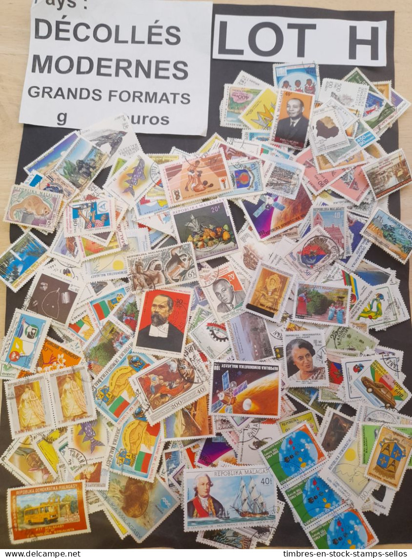 MADAGASCAR VRAC 40 G , LOT H  DECOLLES, MODERNES, GRANDS FORMATS 马达加斯加散装 40 克 H ，定时，现代，大规格 LARGE OFF PAPER - Lots & Kiloware (max. 999 Stück)