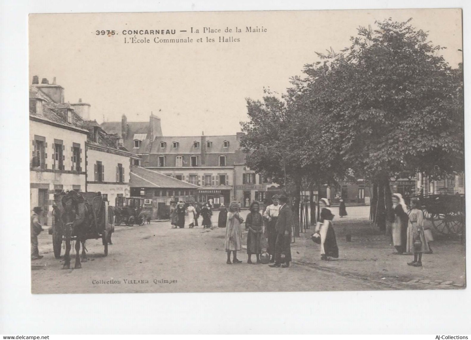 AJC - Concarneau - La Place De La Mairie - L'ecole Communale Et Les Halles - Concarneau