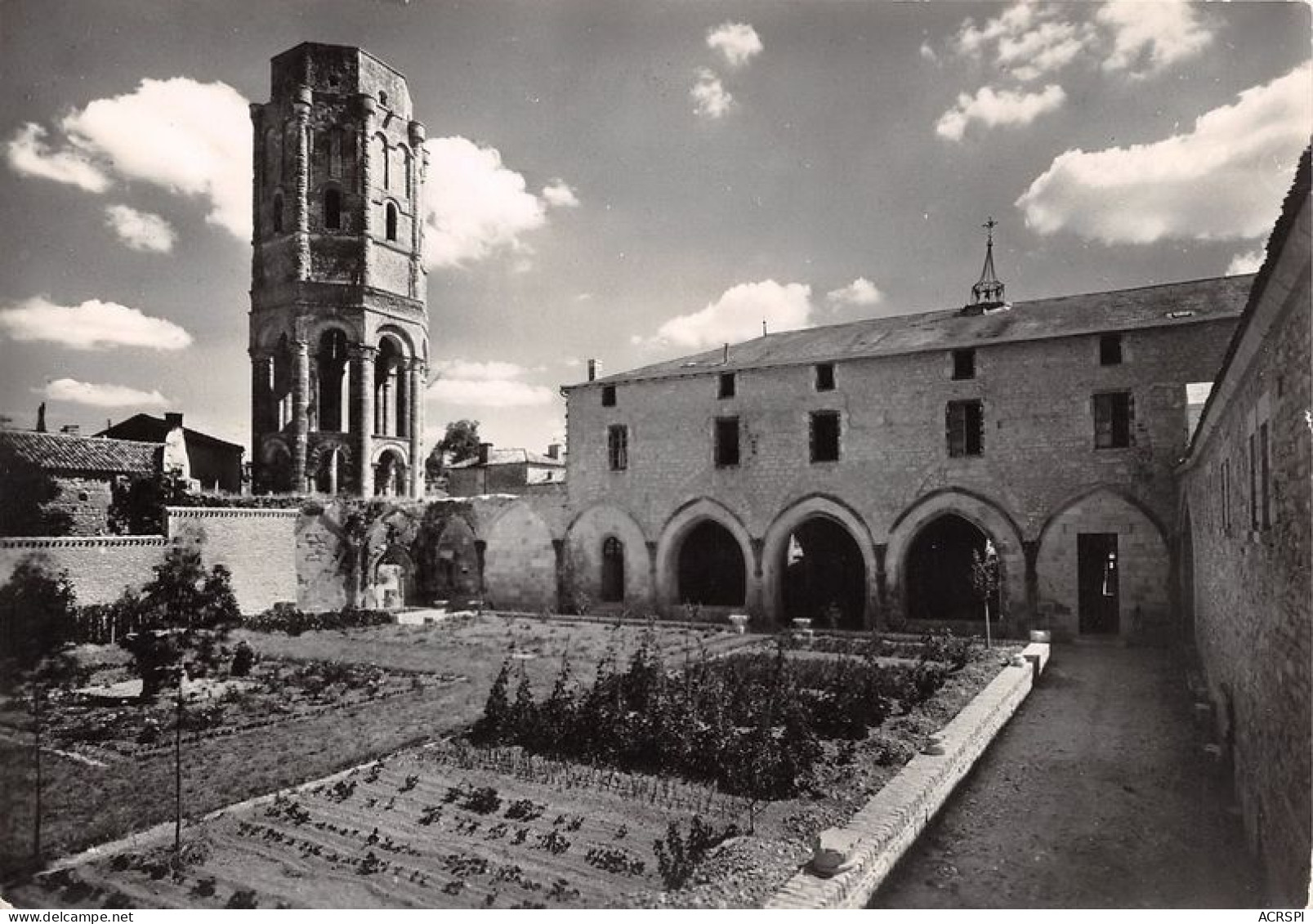 CHARROUX Ancienne Abbaye Vue Prise D El Ouest 22(scan Recto-verso) MA1916 - Charroux