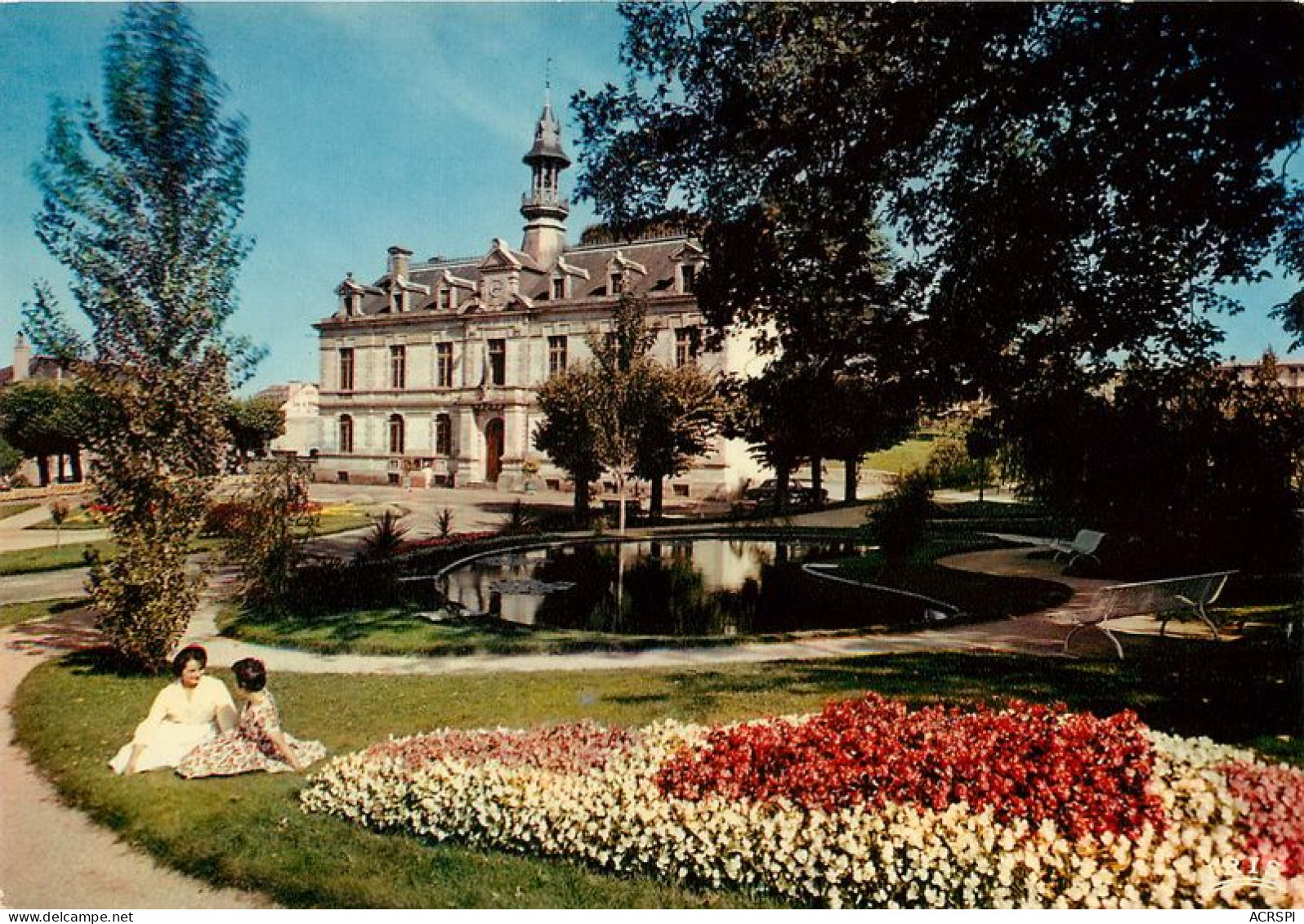 SAINT YRIEIX Le Perche  Le Jardin Public  Et L'hotel De Ville    16   (scan Recto-verso)MA1936Bis - Saint Yrieix La Perche