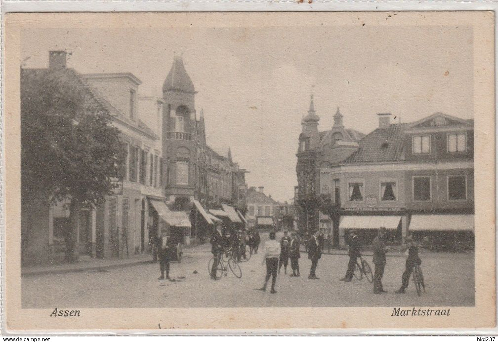 Assen Marktstraat Levendig Fietsers # 1916    4504 - Assen