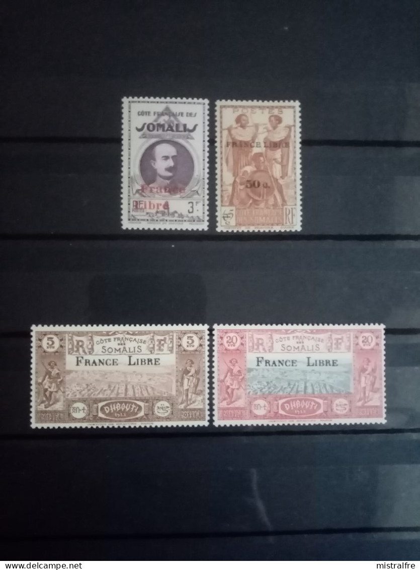 Côte Des SOMALIES. 1942. Surcharge FRANCE LIBRE. Série N° 204 à 233  NEUFS ++ Signés . Côte YT 2022 : 180,00 € - Unused Stamps