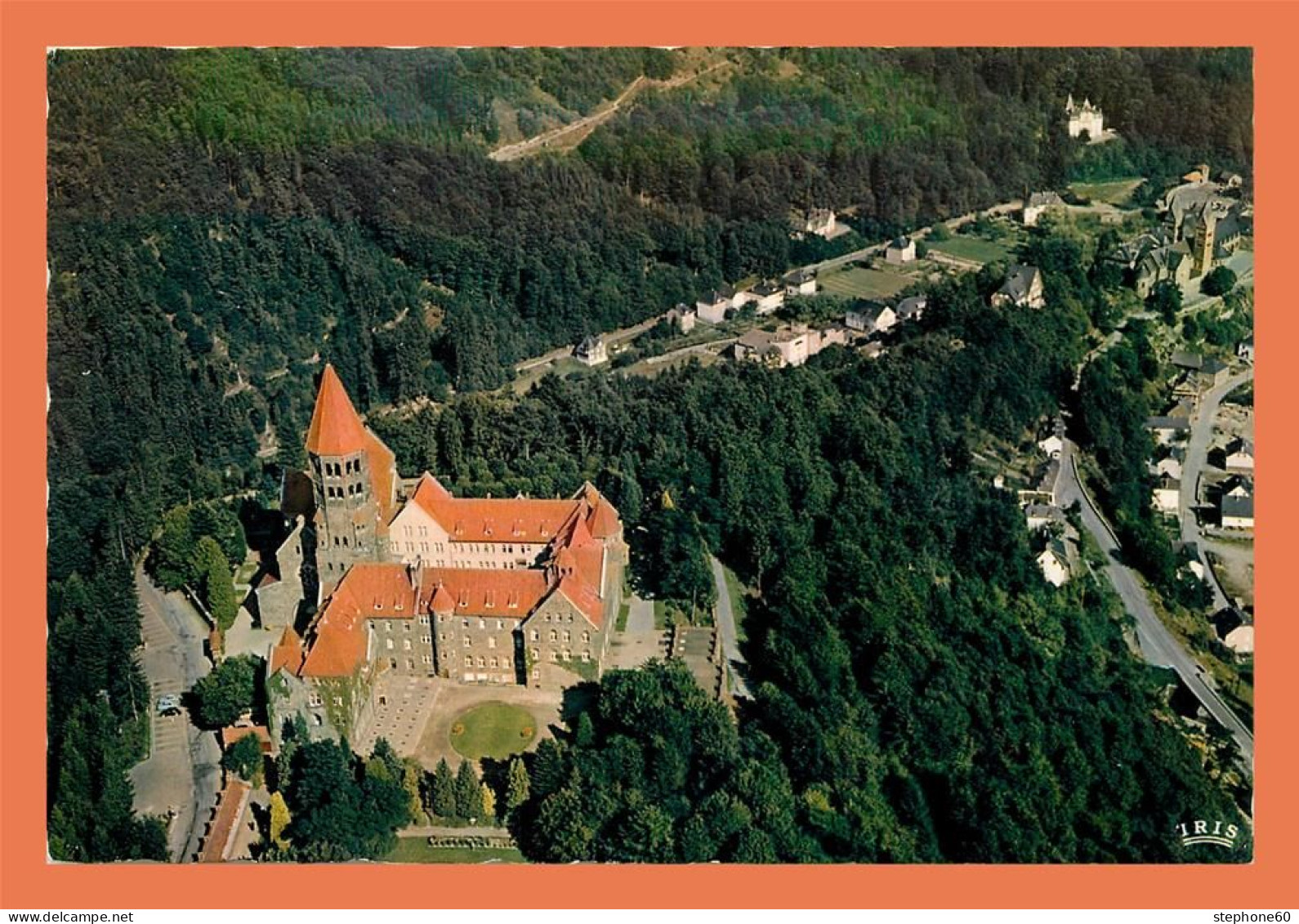 A714 / 061 CLERVAUX Vue Aérienne Avec Abbaye Bénédictine - Clervaux