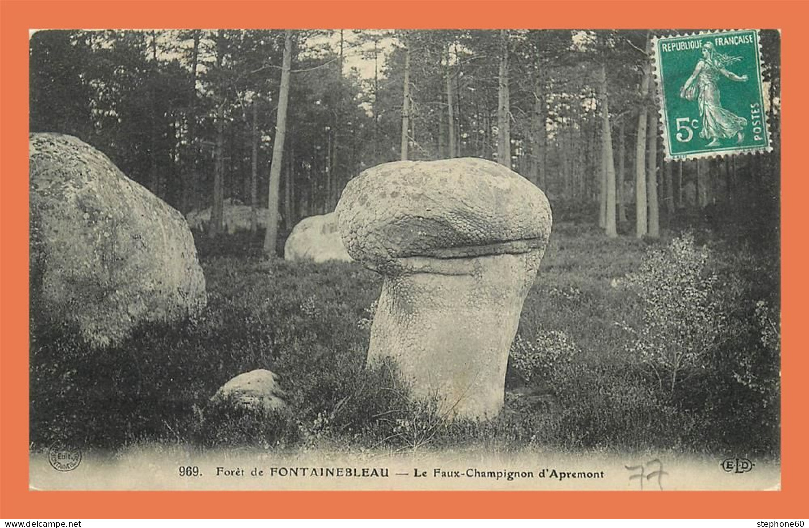 A711 / 263 77 - Foret De FONTAINEBLEAU Le Faux Champignons D'Apremont - Fontainebleau