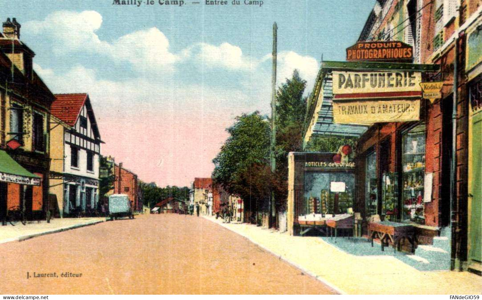 Militaria > Casernes / CAMP DE MAILLY  /// 100 - Barracks