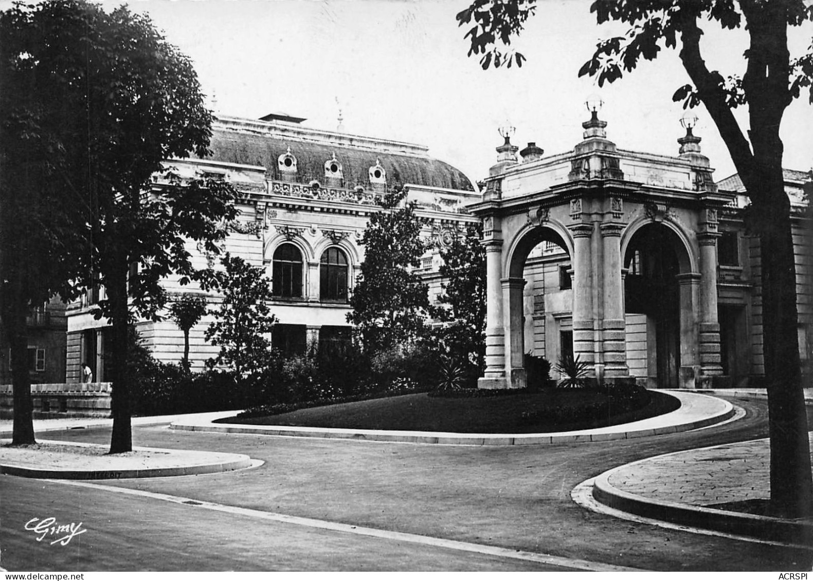 73 Aix-les-Bains  Entrée Du Grand Cercle  (scan R/V)  35 \PC1202 - Aix Les Bains