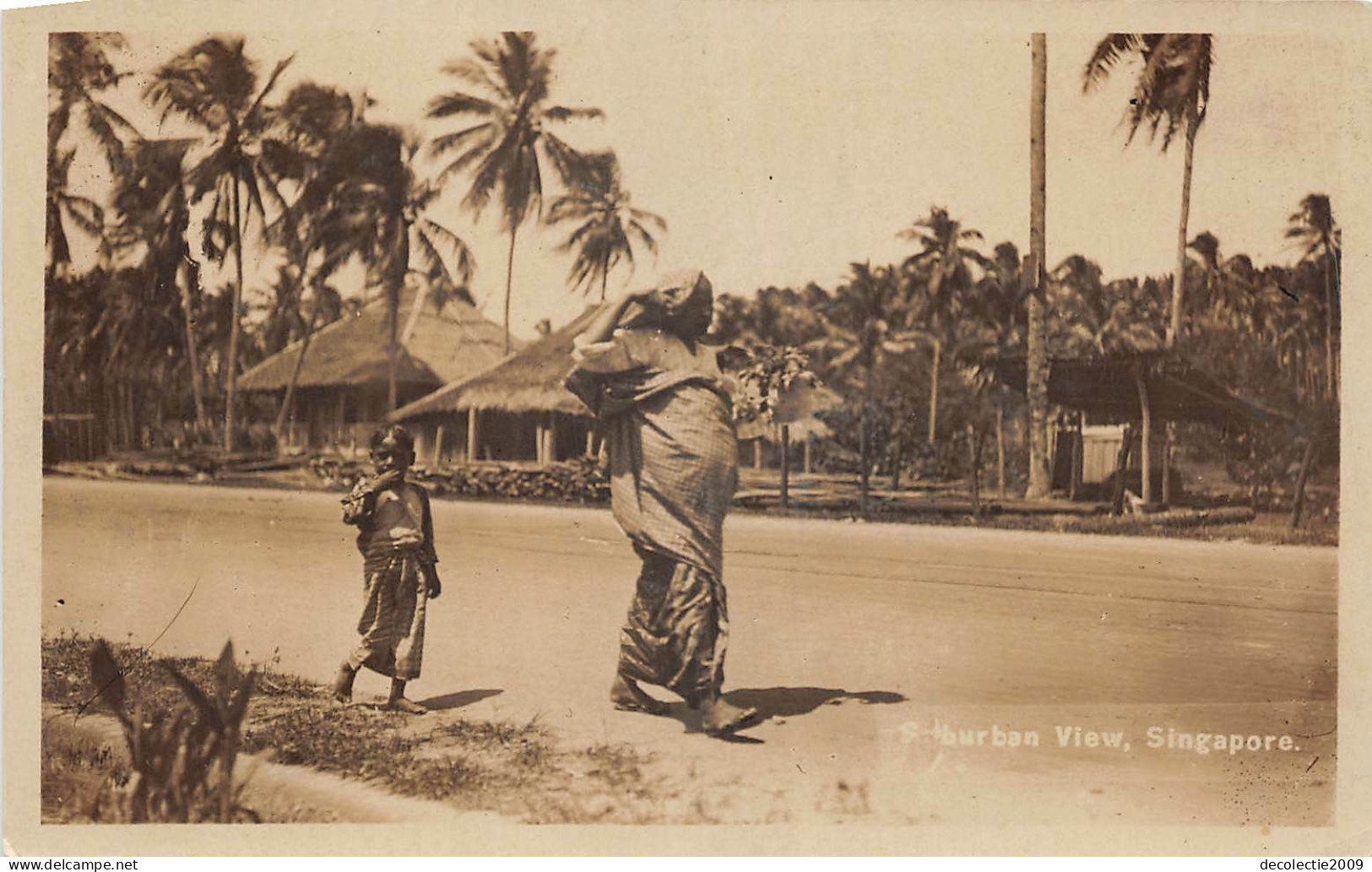 US6280 Suburban View Singapore Woman Types Folklore Real Photo - Singapour