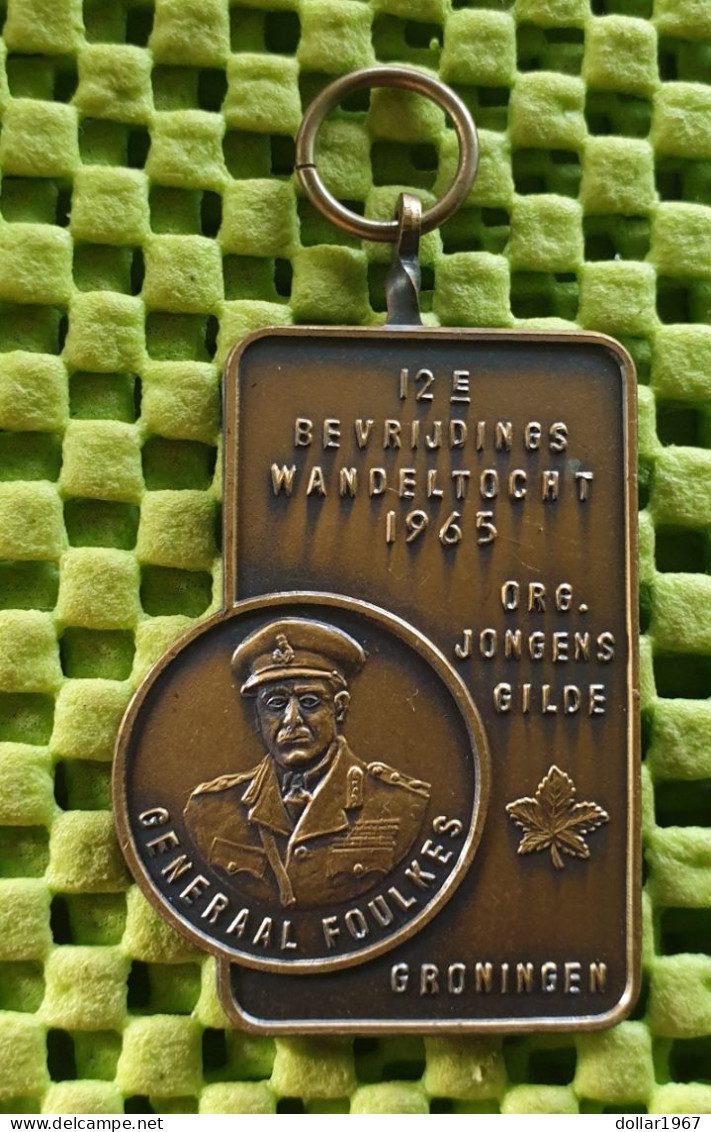 Medaile  : Bevrijdings W.. Generaal Charles 1965 Groningen. -  Original Foto  !!  Medallion  Dutch - Otros & Sin Clasificación
