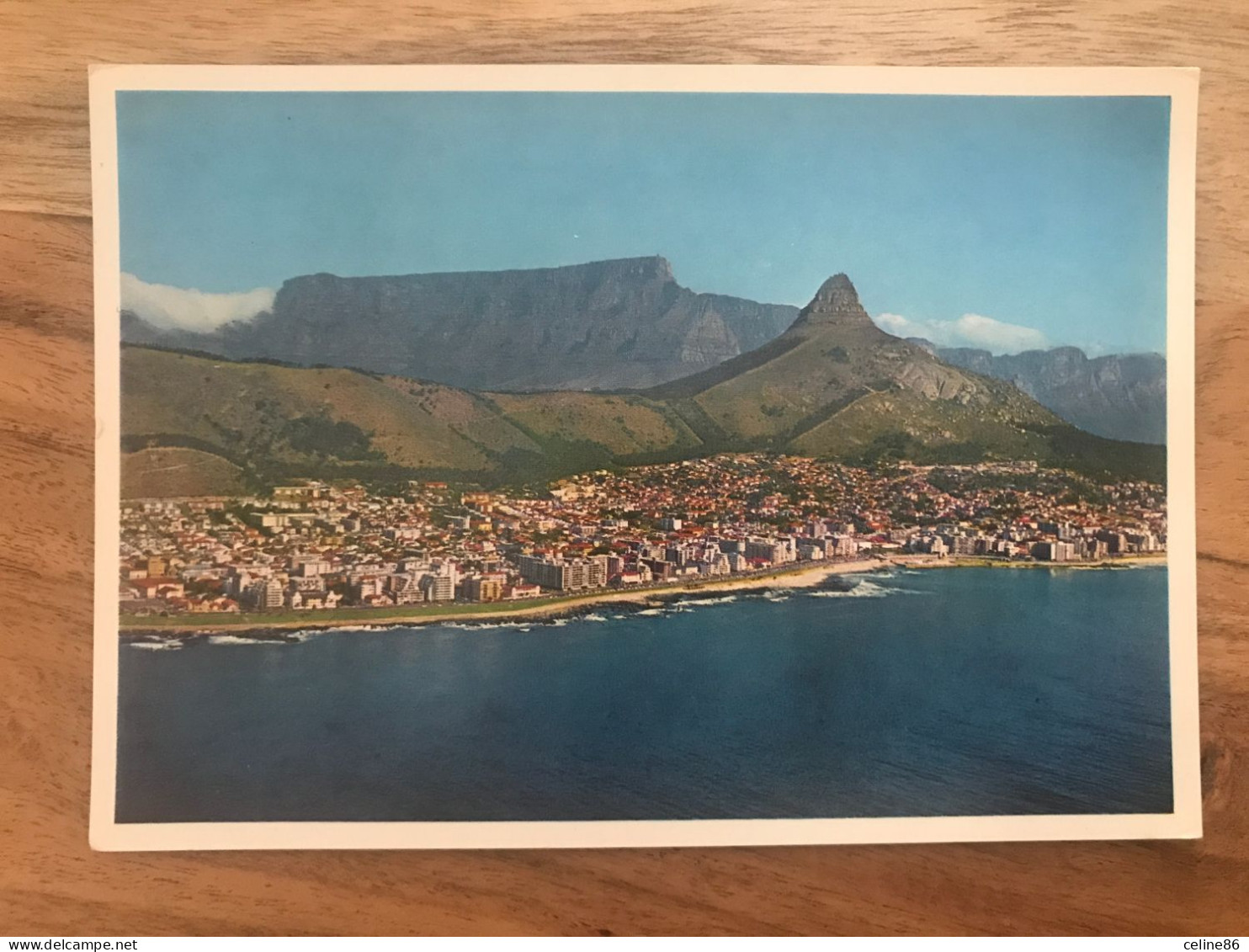 CAPE TOWN Panoramic View Of Sea Point Against The Rugged Grandeur Of Table Mountain And Lion's Head - Afrique Du Sud