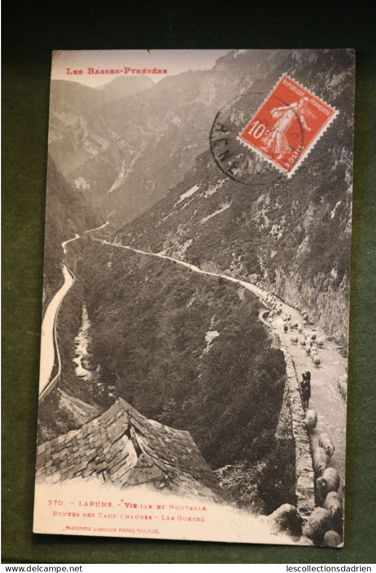 Carte Postale Laruns Vieille Et Nouvelle Routes Des Eaux Chaudes - Les Gorges Berger Transumance - Laruns