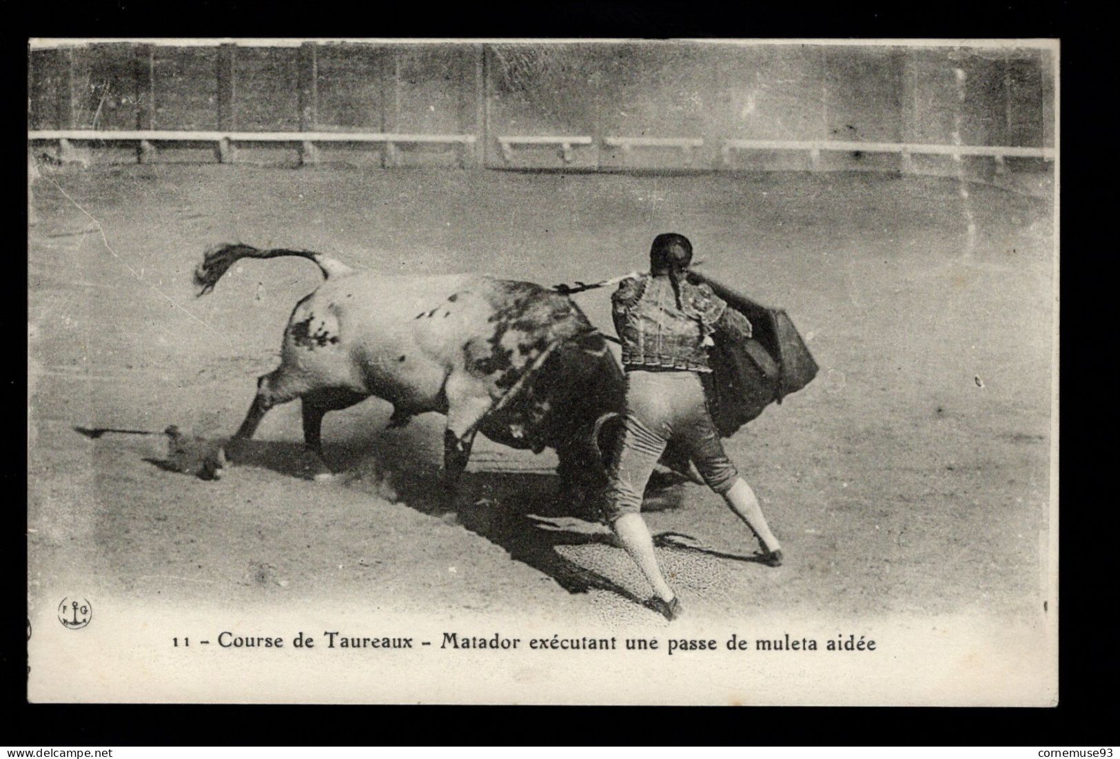 CPA THE- COURSE DE TAUREAUX- MATADOR ET PASSE DE MULETA - Stierkampf