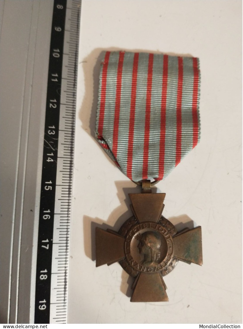 MEDAILLE CROIX DU COMBATTANT - Poinçon BR - Francia