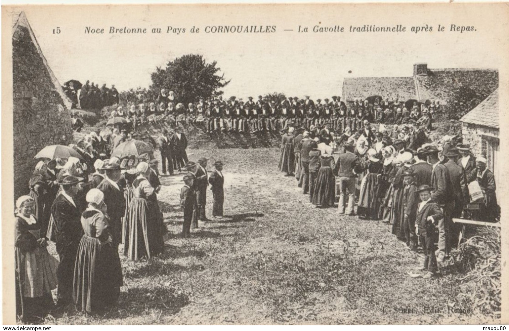 Noce Bretonne Au Pays De CORNOUAILLES  -  La Gavotte Traditionnelle Après Le Repas - Marriages