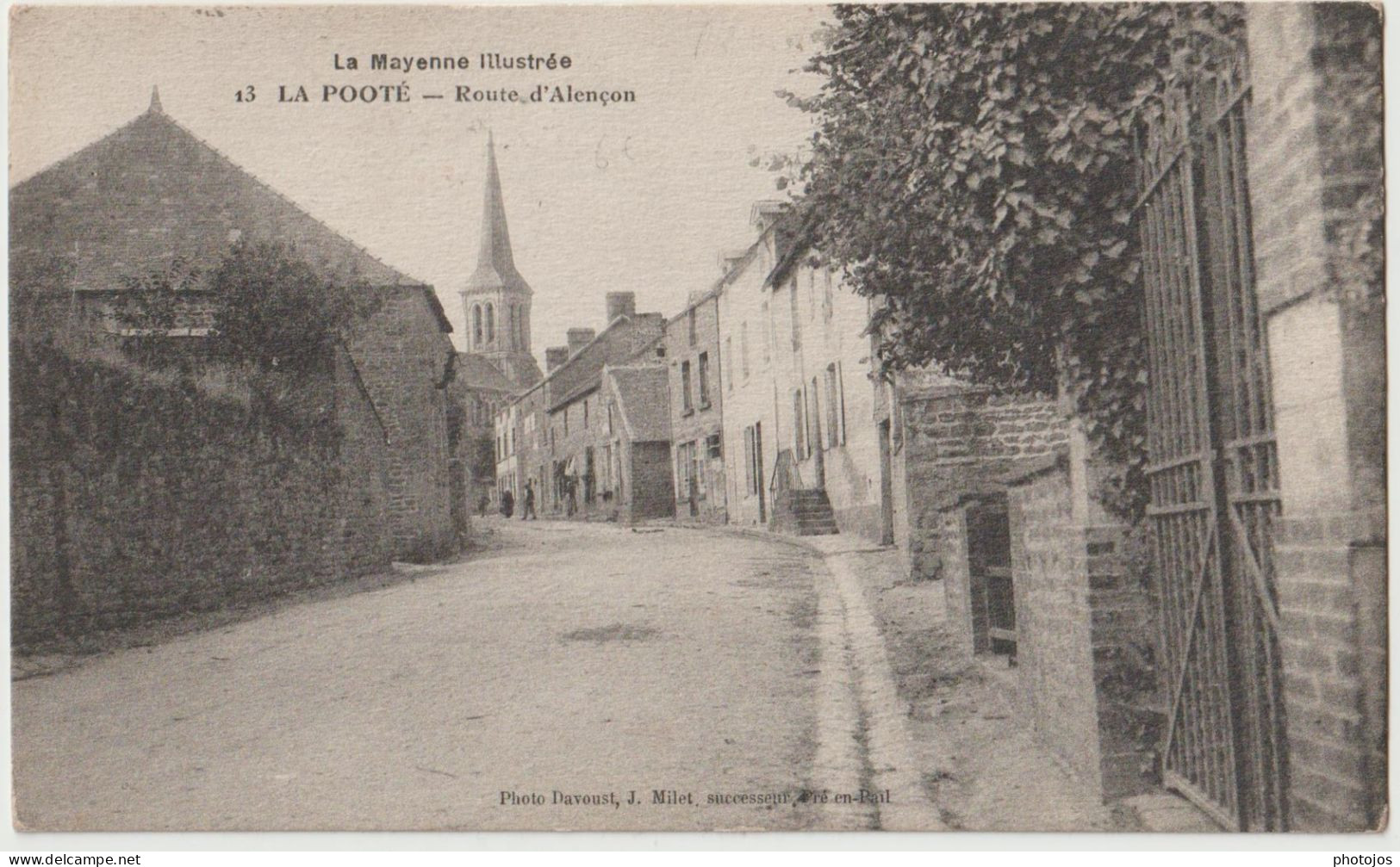 CPA   La Poote  (53)  Petit Village Tranquille Sur La Route D'Alençon   Ph Davoust   RARE - Other & Unclassified