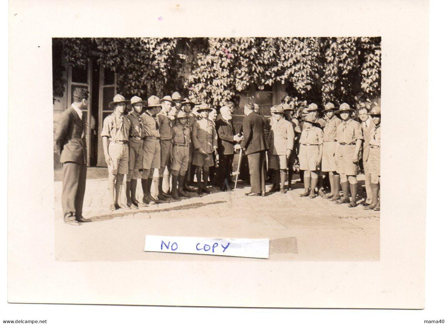 PHOTO DE 1931  - PAUL DOUMER - PRESIDENT DE LA REPUBLIQUE EN COMPAGNIE DE SCOUTS - Berühmtheiten