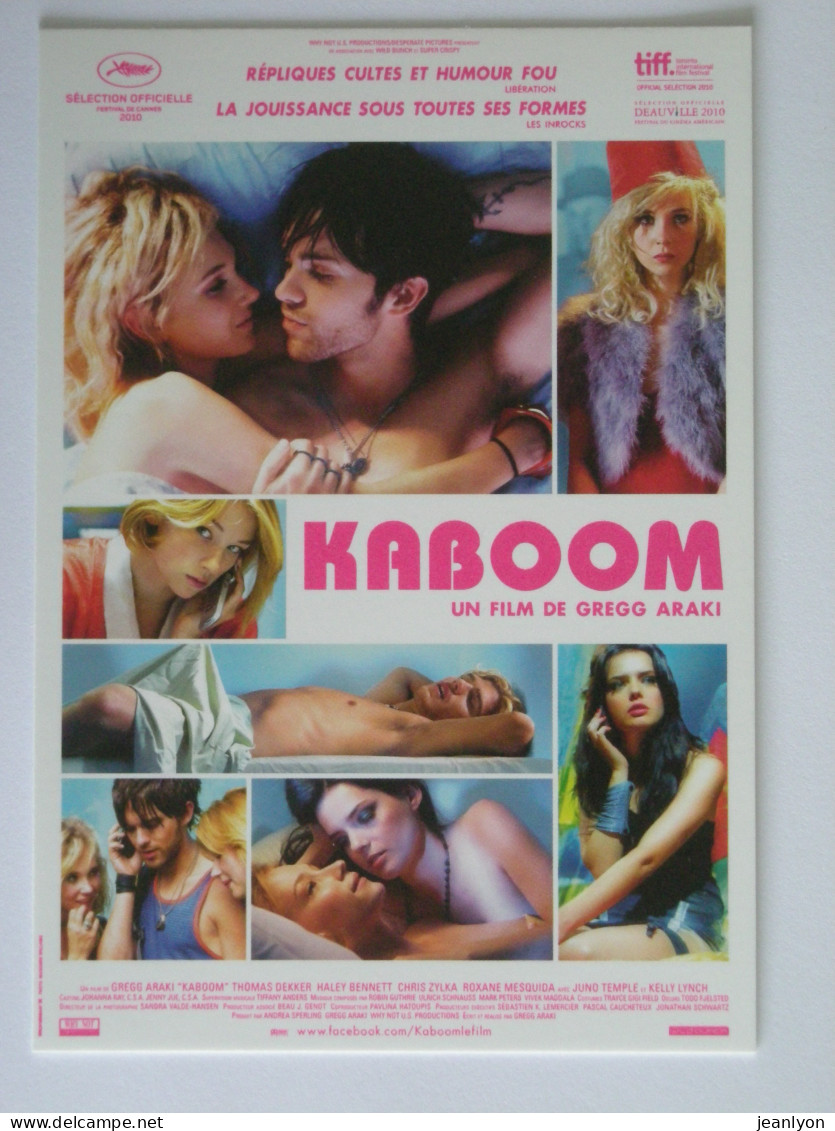 KABOOM - Film De Gregg Araki , Homme / Femme , Sélection Festival Cannes 2010 , Deauville 2010 - Carte Publicitaire - Sonstige & Ohne Zuordnung