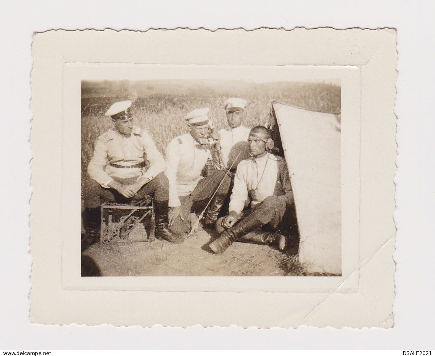 Bulgaria Bulgarian Military Soldiers Pose With Field Telephone, Vintage Orig 1930s Photo 7.7x6.2cm. (47744) - Guerre, Militaire