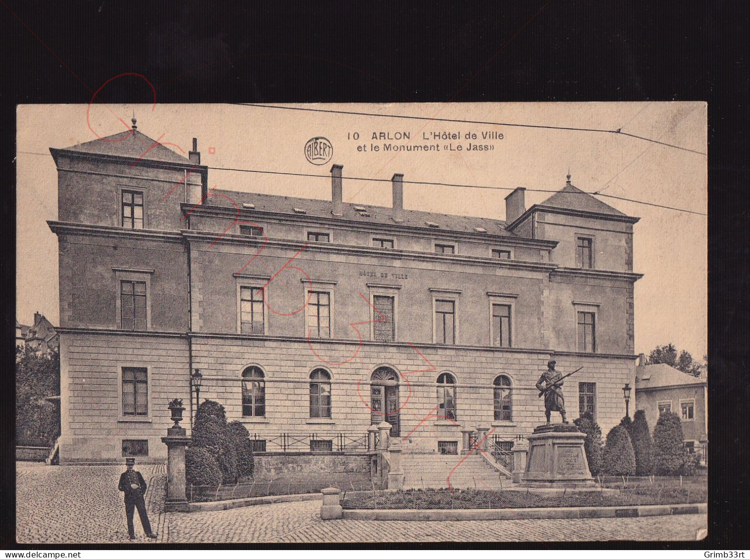 Arlon - L'Hôtel De Ville Et Le Monument "Le Jass" - Postkaart - Arlon