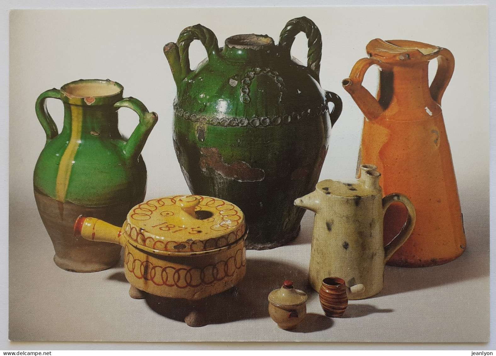 POTERIES UZEGE : Cruche / Casserole / Syphon - Carte Collection Musée Nimes - Objets D'art