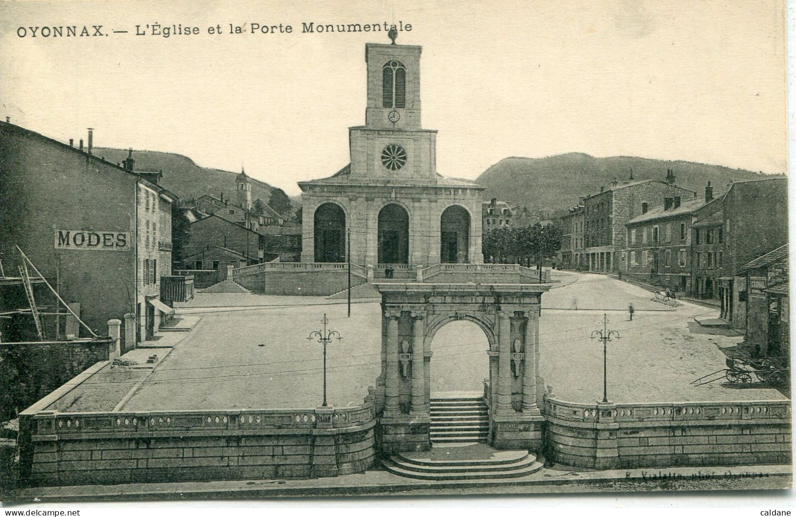 - -01-AIN - OYONNAX - L'Eglise Et La Porte Monumentale - Oyonnax